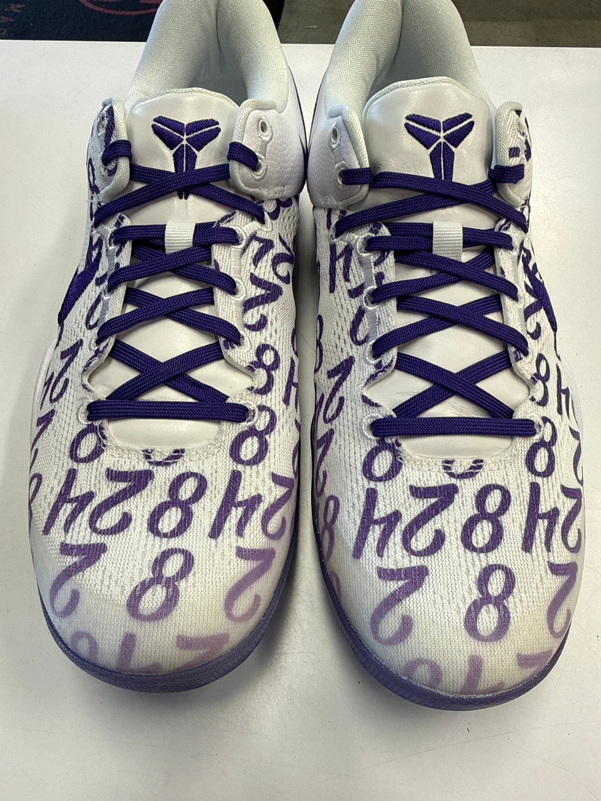 KOBE 8 PROTRO COURT PURPLE - SIZE 9.5 (WORN)