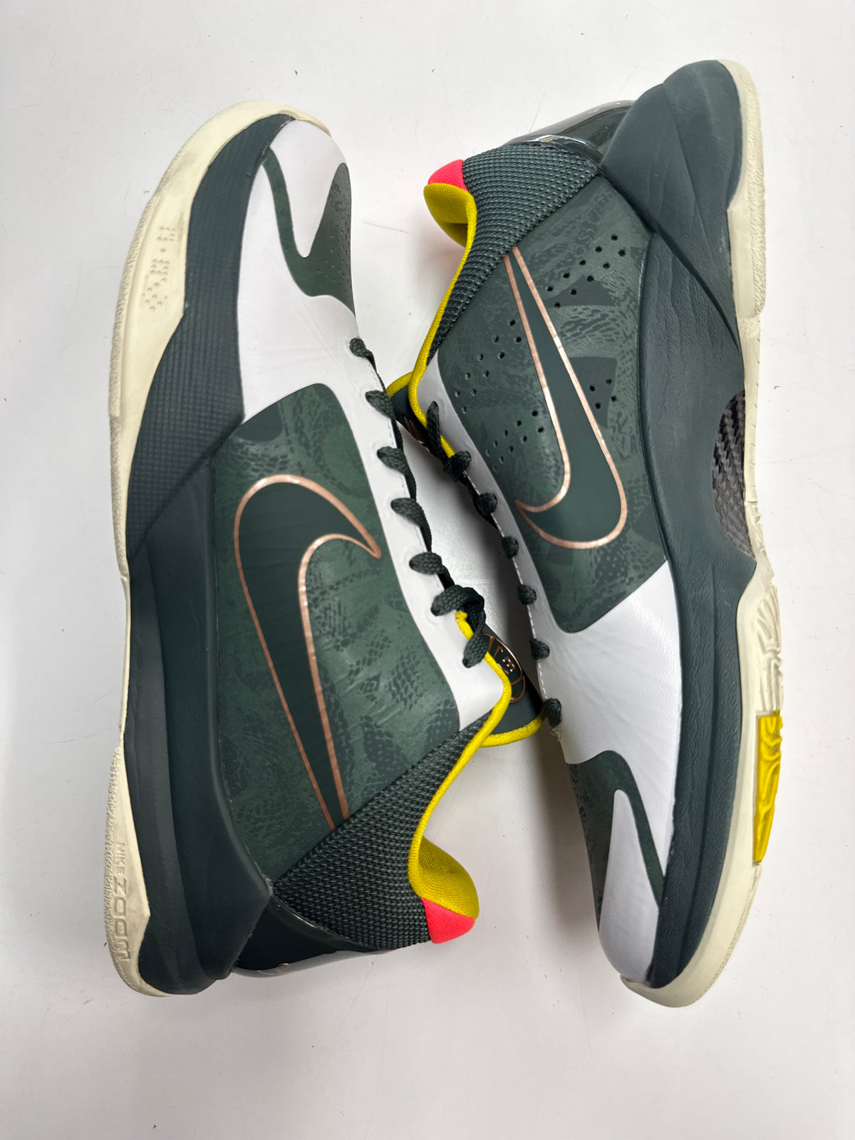 KOBE 5 PROTRO EYBL GIRLS 2020 - SIZE 9 (WORN)
