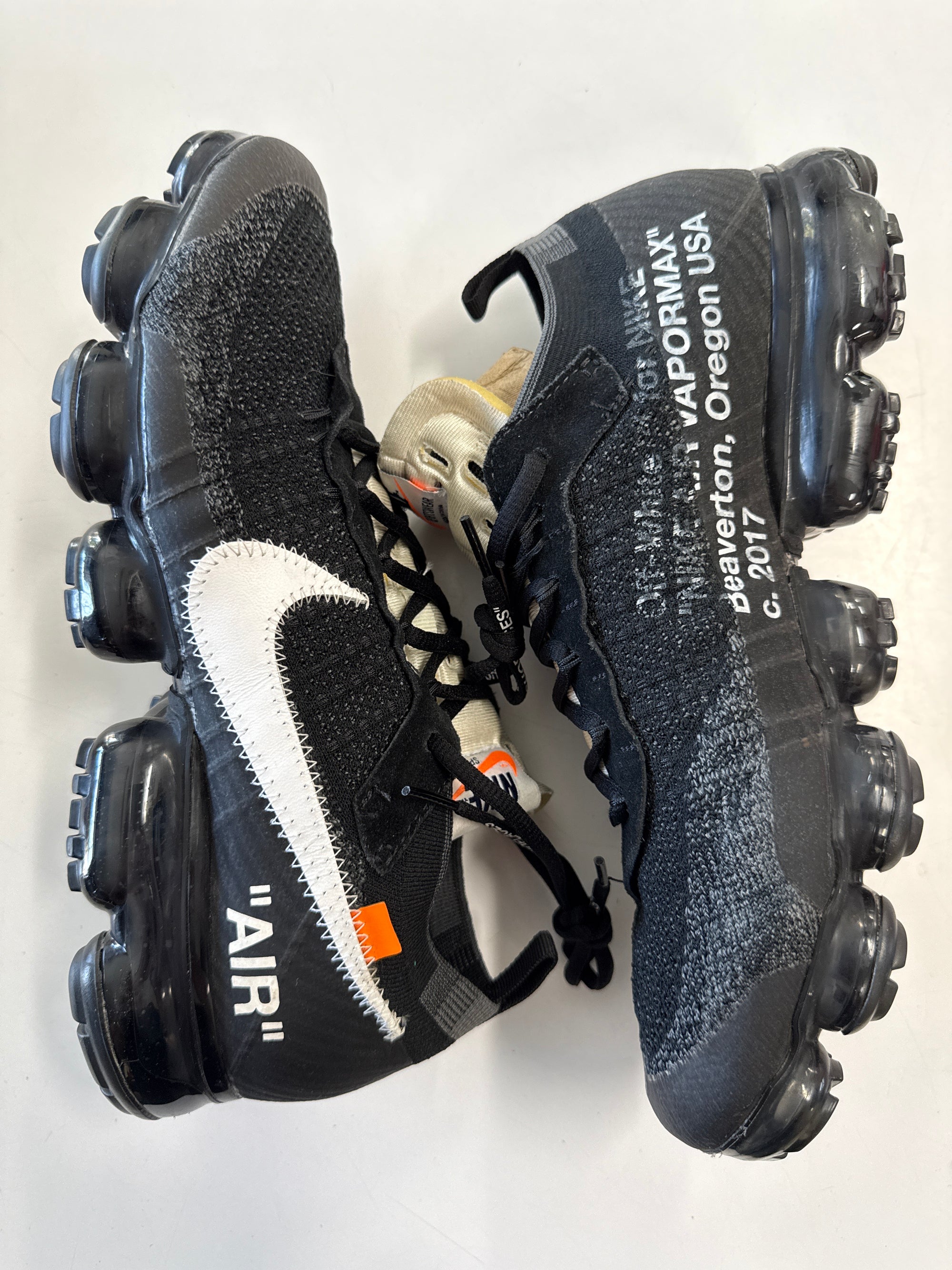 OFF WHITE AIR VAPORMAX BLACK - SIZE 11 (WORN)
