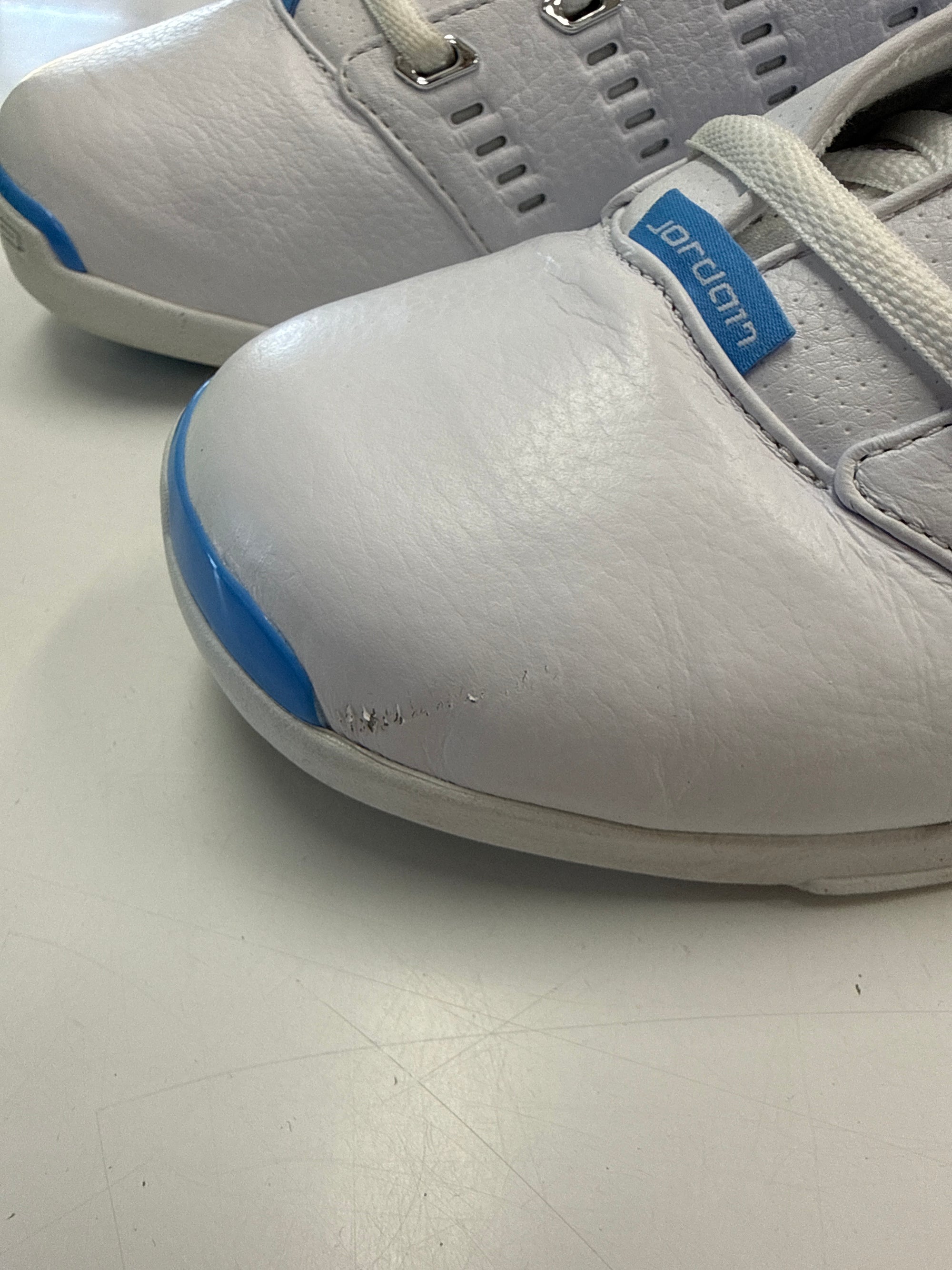 AIR JORDAN 17 UNIVERSITY BLUE 2024 - SIZE 11 (WORN) - SCRATCH ON TOE BOX / COMES IN SUITCASE