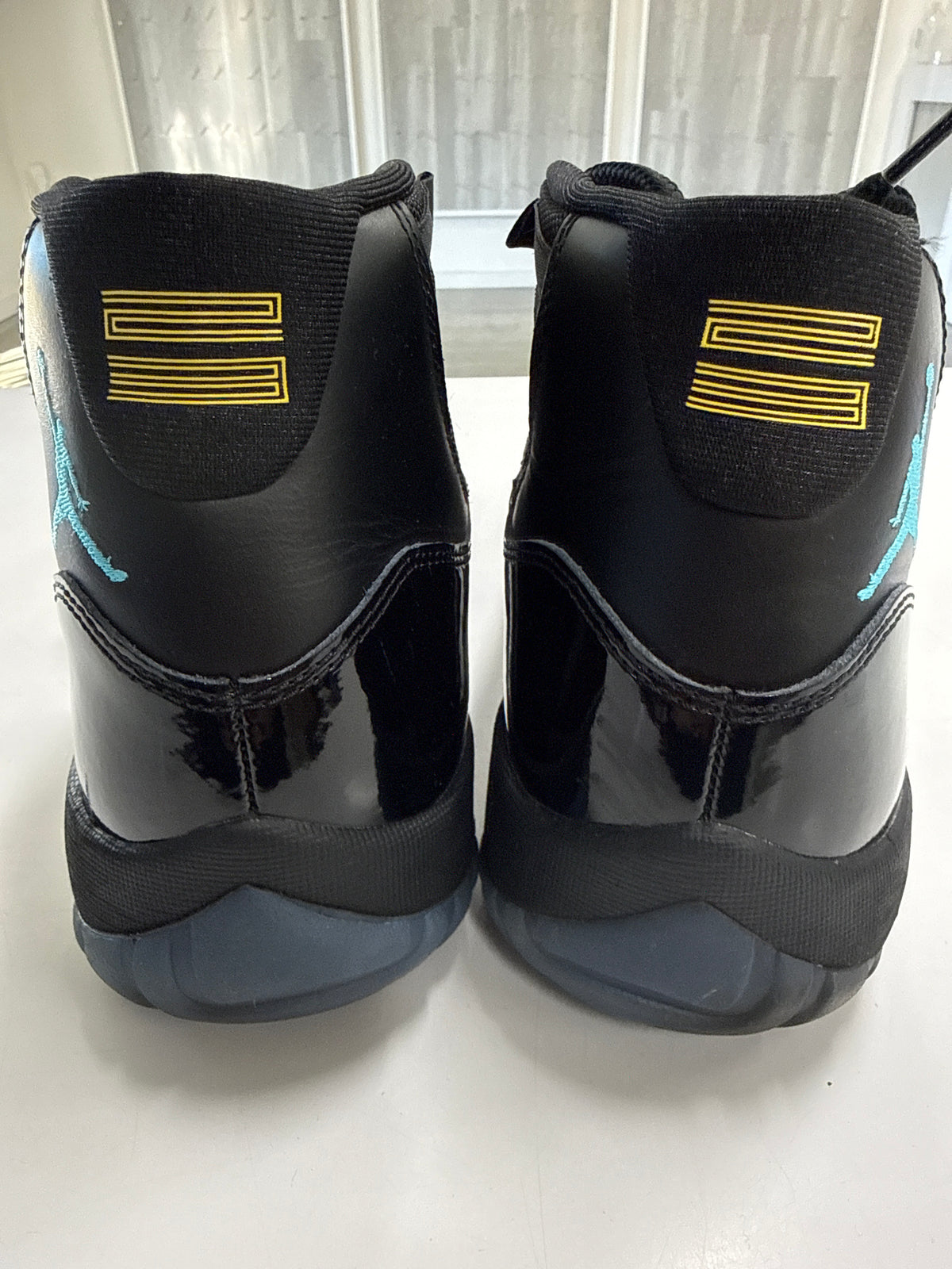 AIR JORDAN 11 GAMMA 2025 - SIZE 10 (WORN)