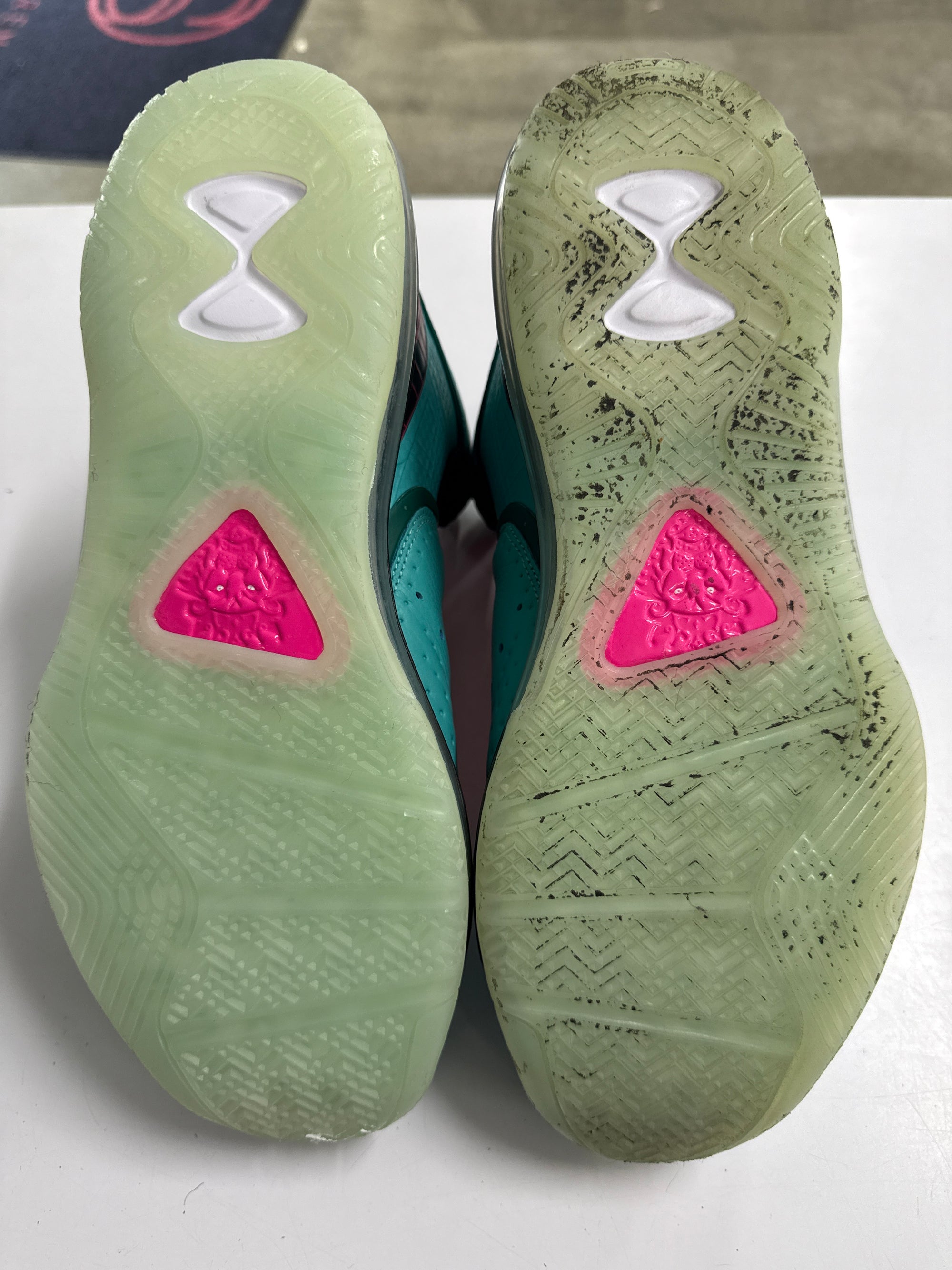 LEBRON 8 SOUTH BEACH 2021 - SIZE 11 (WORN)