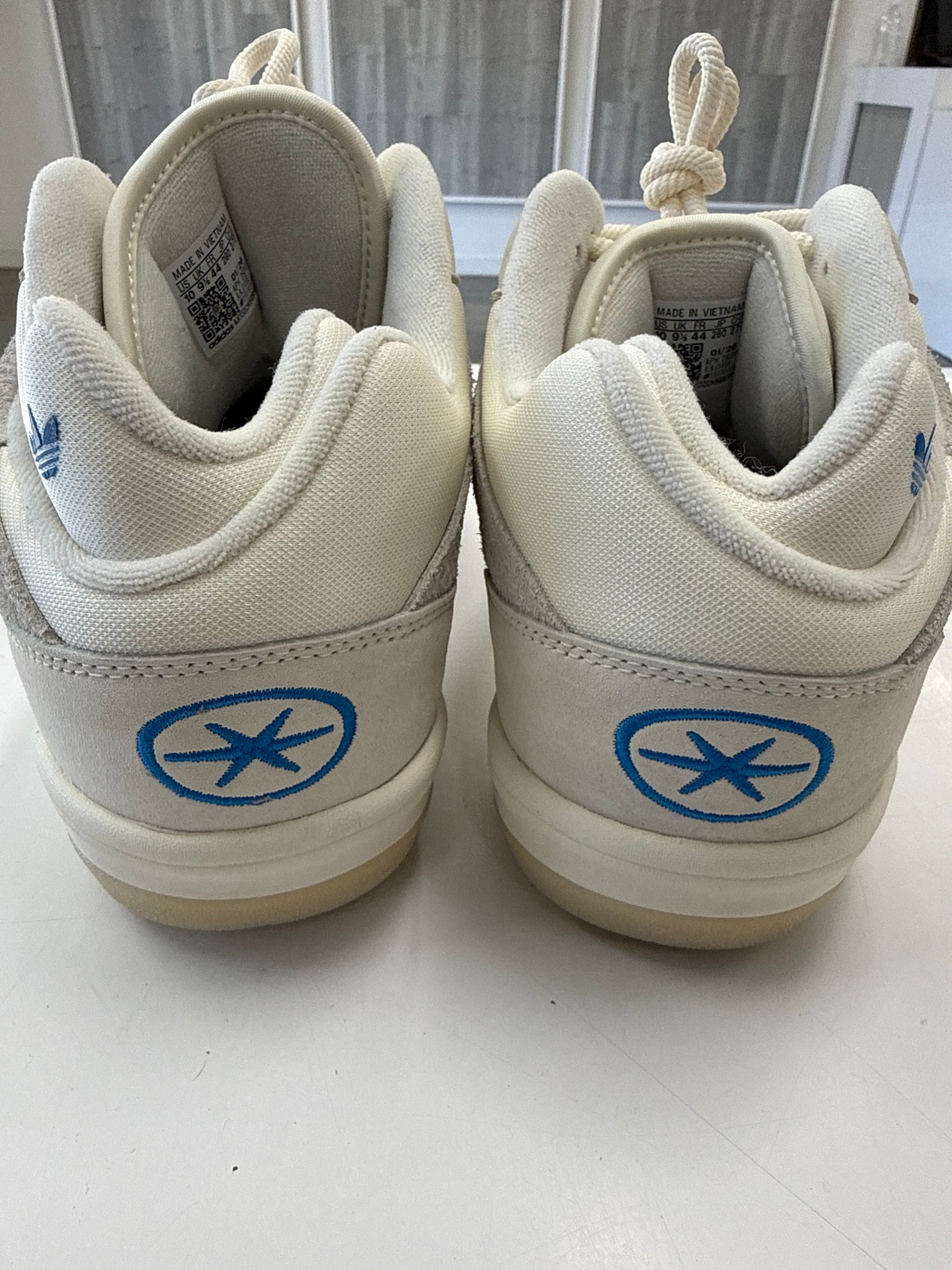 ADIDAS BADBO 1.0 RESILENCE - SIZE 10 (WORN) - SUPER CLEAN