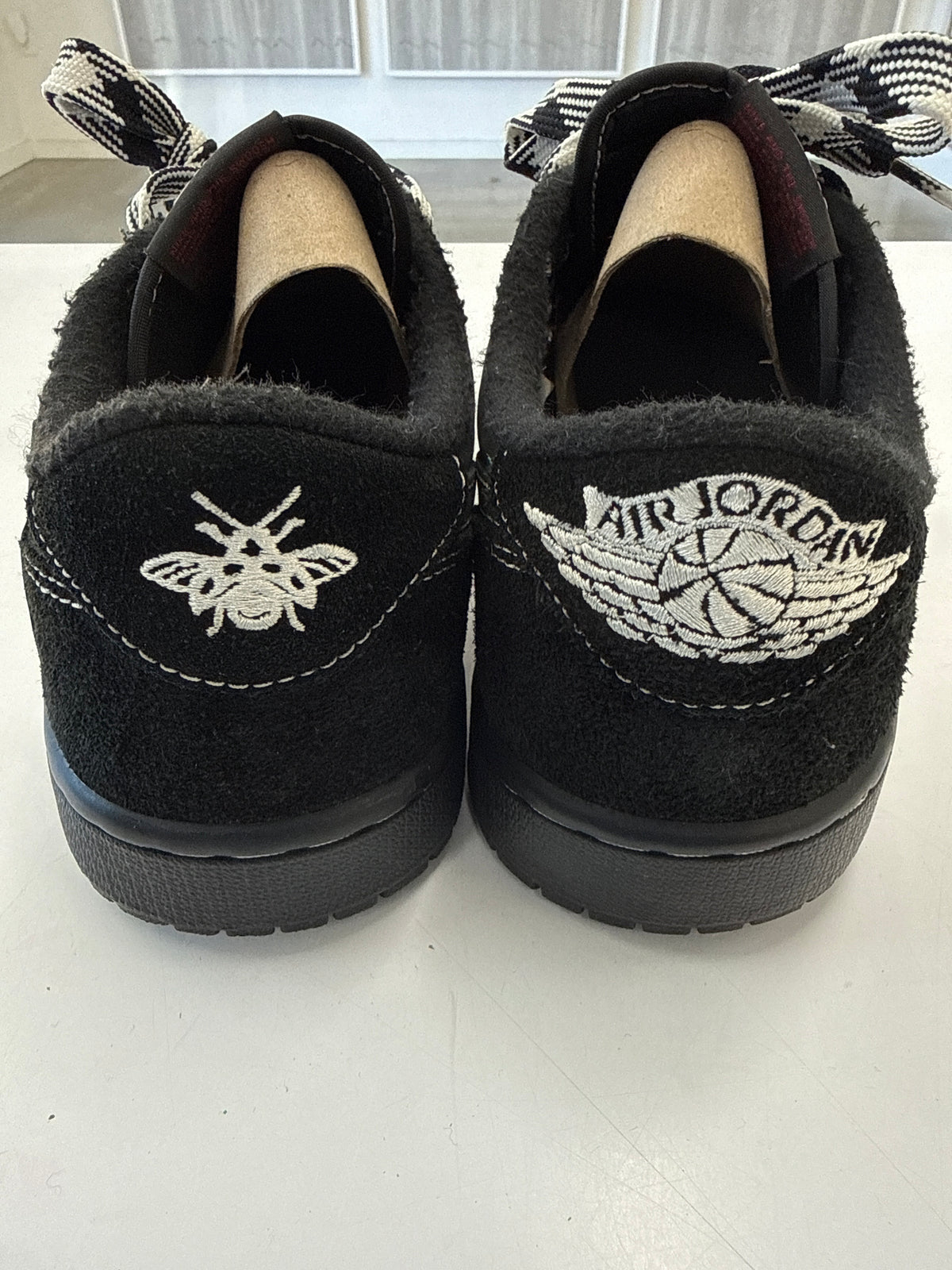 AIR JORADAN 1 LOW TRAVIS SCOTT PHANTOM - SIZE 8 (WORN)