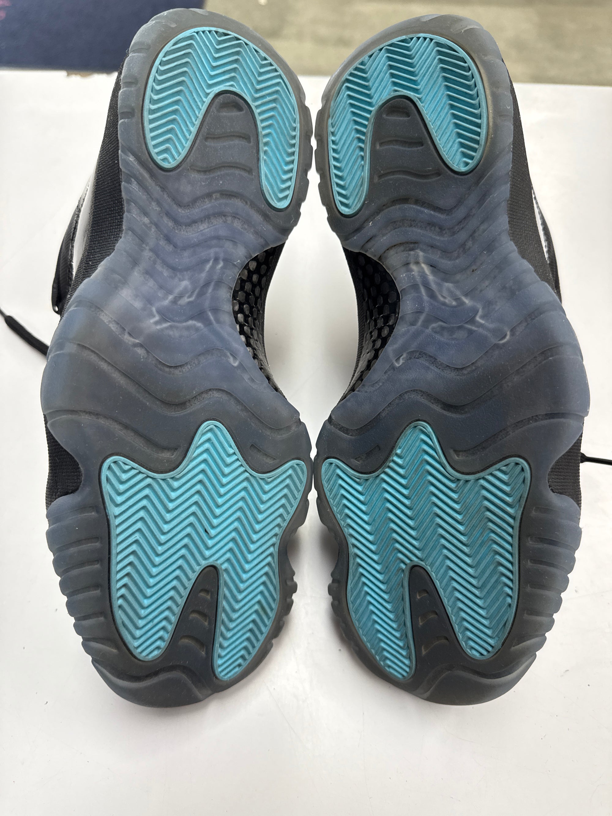 AIR JORDAN 11 GAMMA 2013 - SIZE 10.5 (WORN)