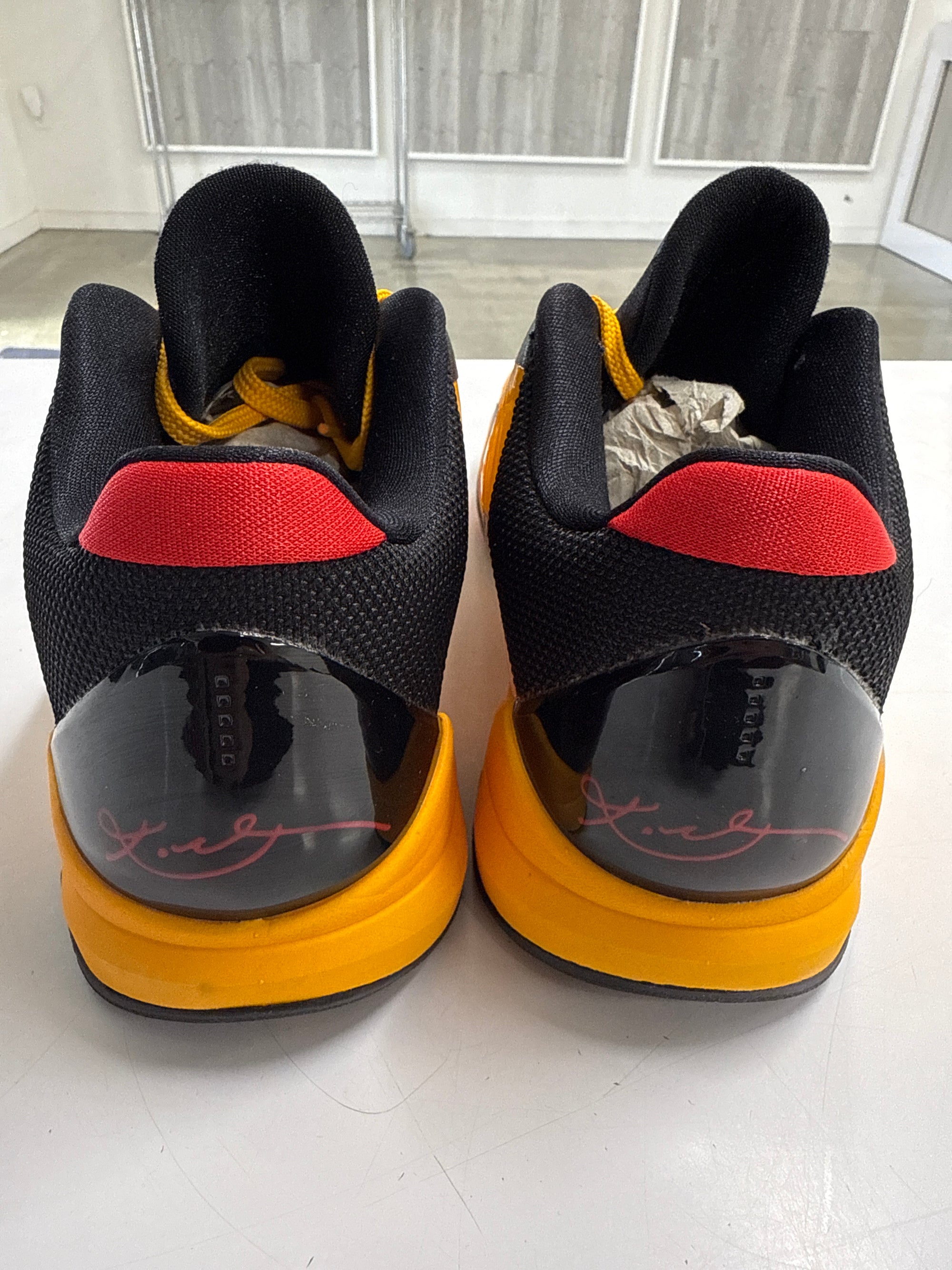 KOBE 5 PROTRO BRUCE LEE - SIZE 8.5 (WORN) - SUPER CLEAN
