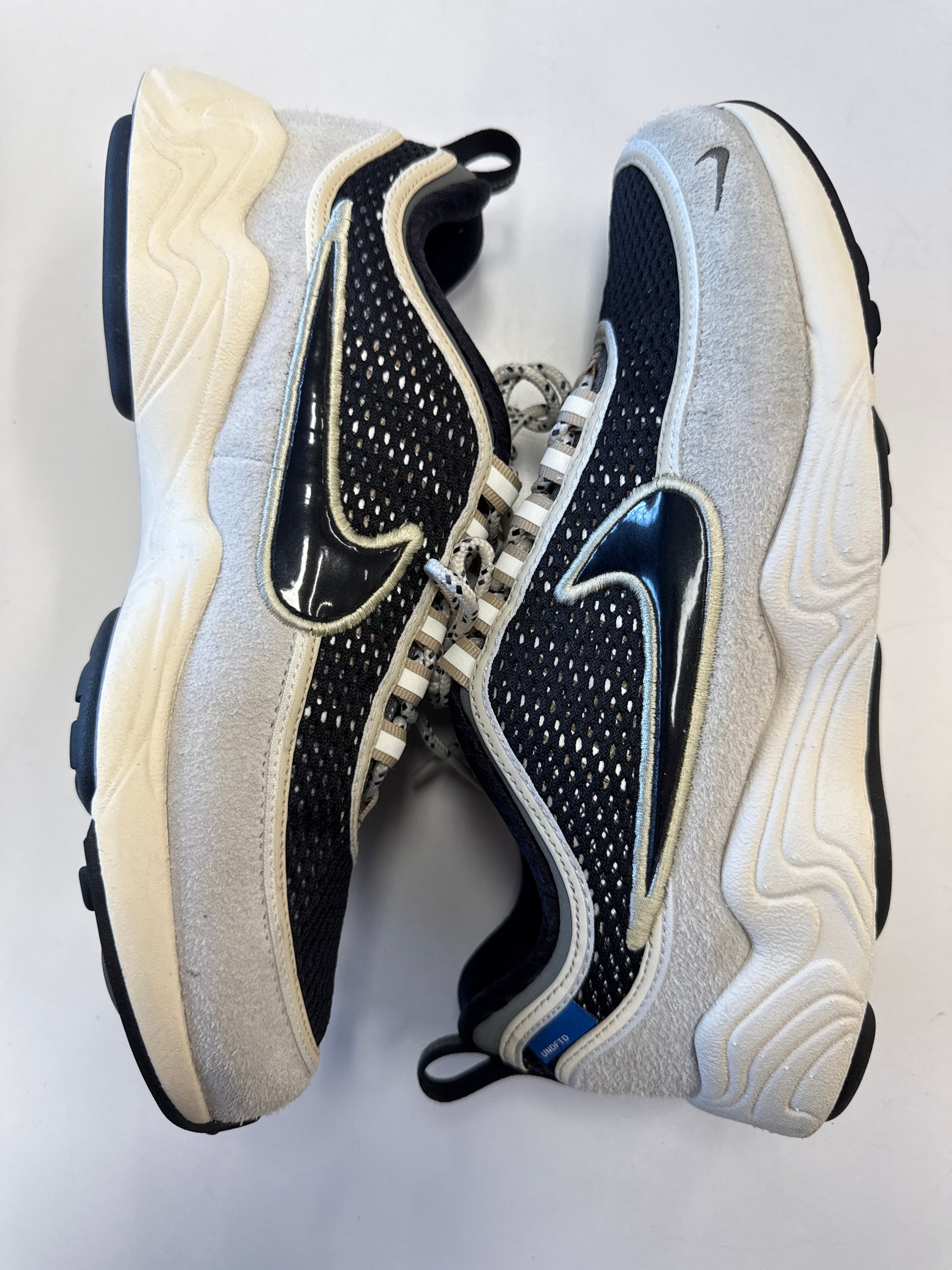 AIR ZOOM SPIRIDON UNDEFEATED PHANTOM - SIZE 8.5 (WORN)