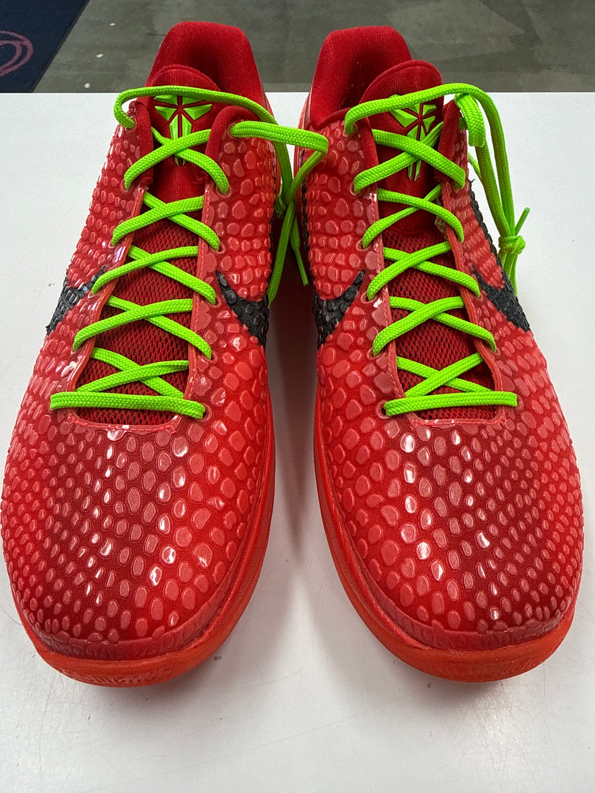 KOBE 6 PROTRO REVERSE GRINCH - SIZE 11 (WORN)