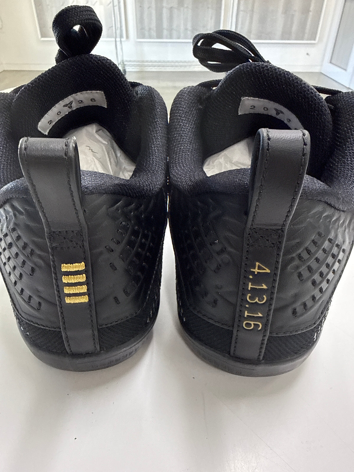 KOBE 11 ELITE PROTRO FADE TO BLACK - SIZE 10 (WORN)