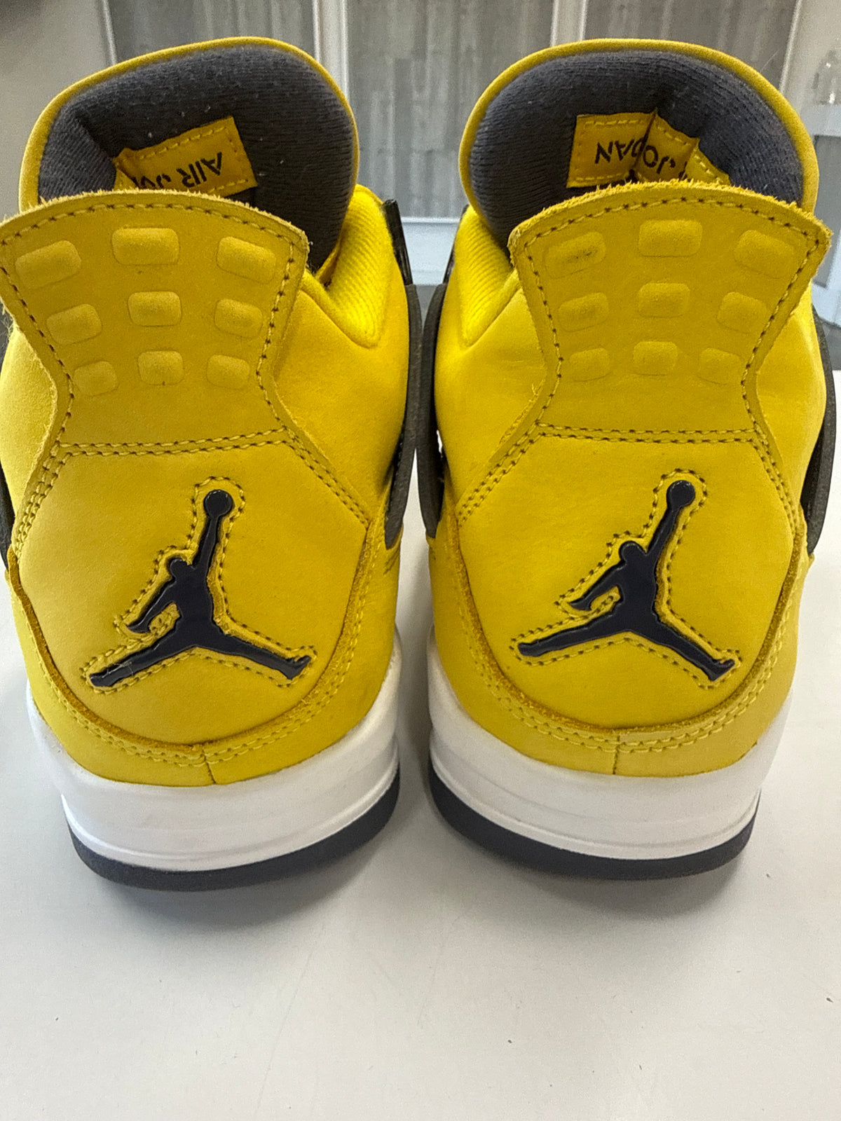 AIR JORDAN 4 LIGHTNING - SIZE 9 (WORN)