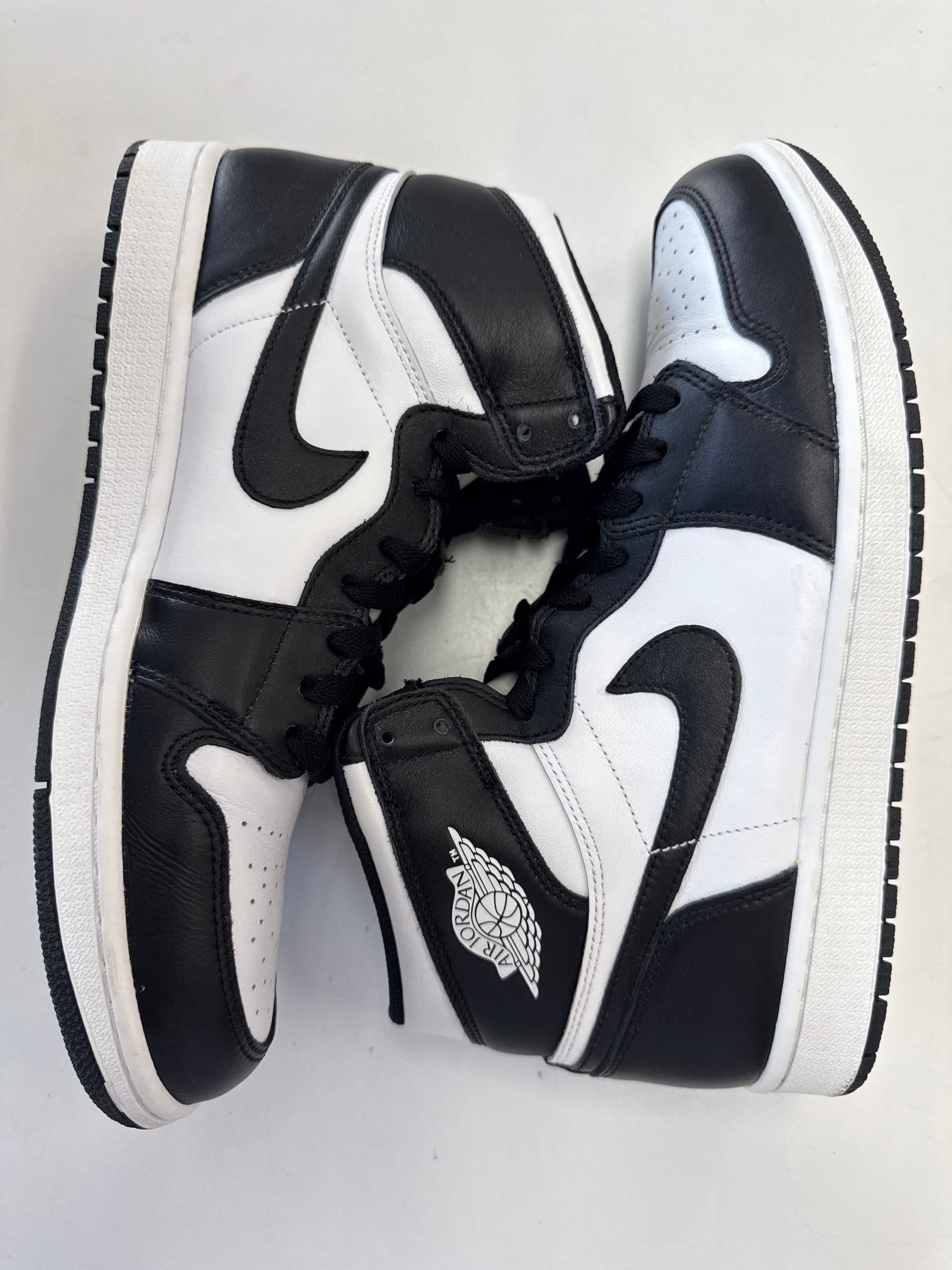 AIR JORDAN 1 HIGH BLACK WHITE 2014 - SIZE 11 (WORN)