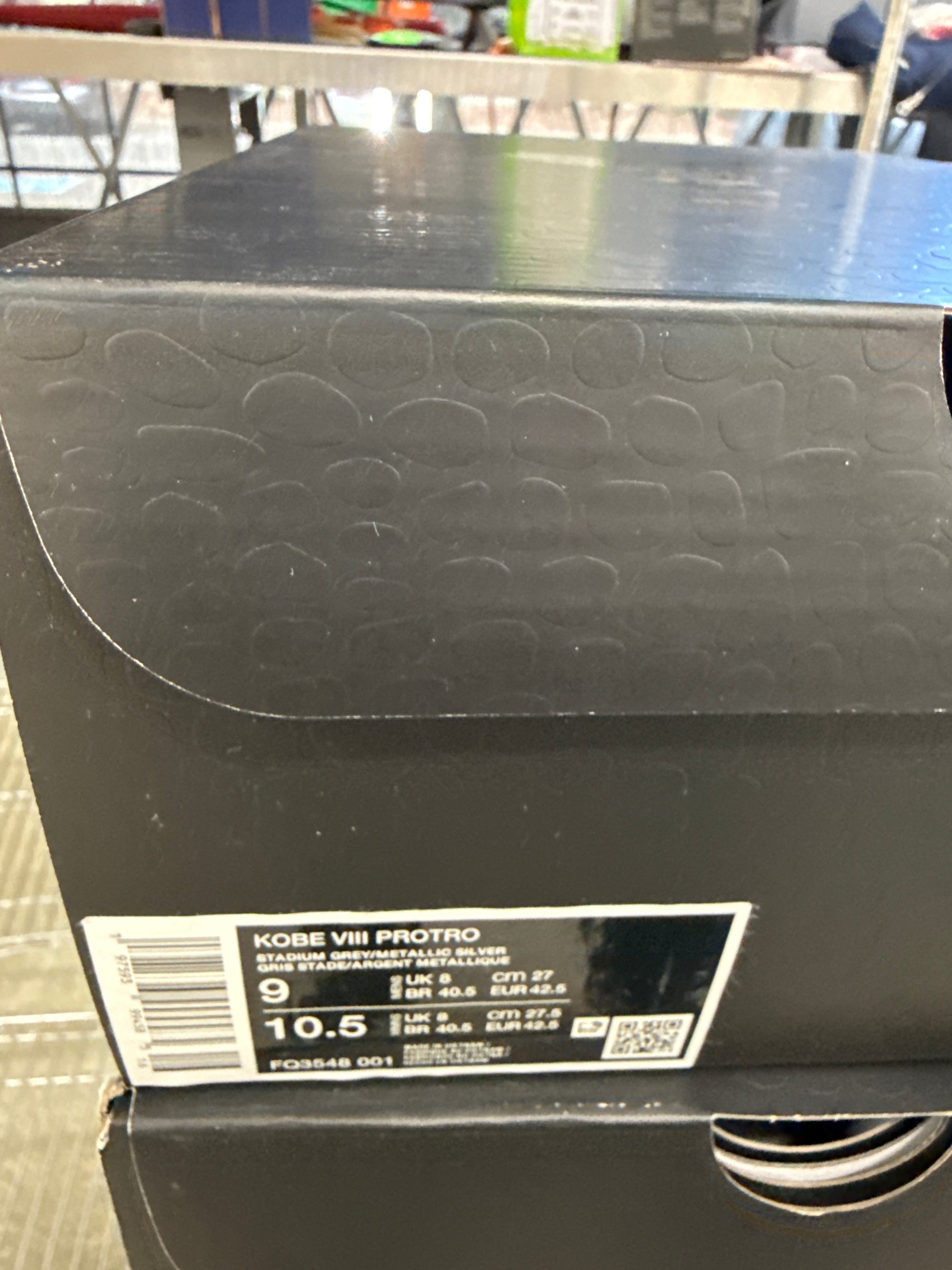KOBE 8 PROTRO VENICE BEACH 2024 - SIZE 9 (WORN)