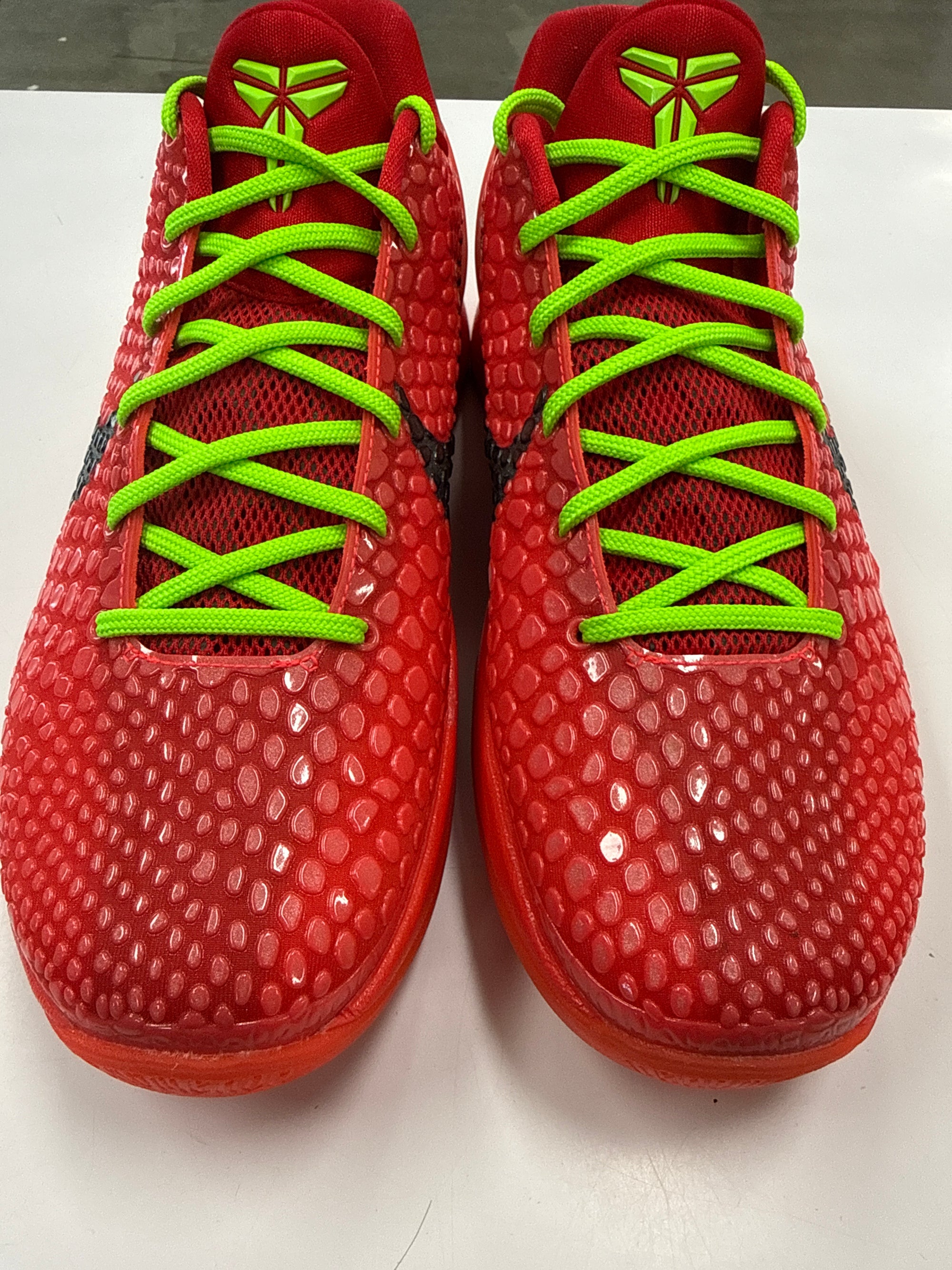 KOBE 6 PROTRO REVERSE GRINCH - SIZE 9 (WORN) - SUPER CLEAN