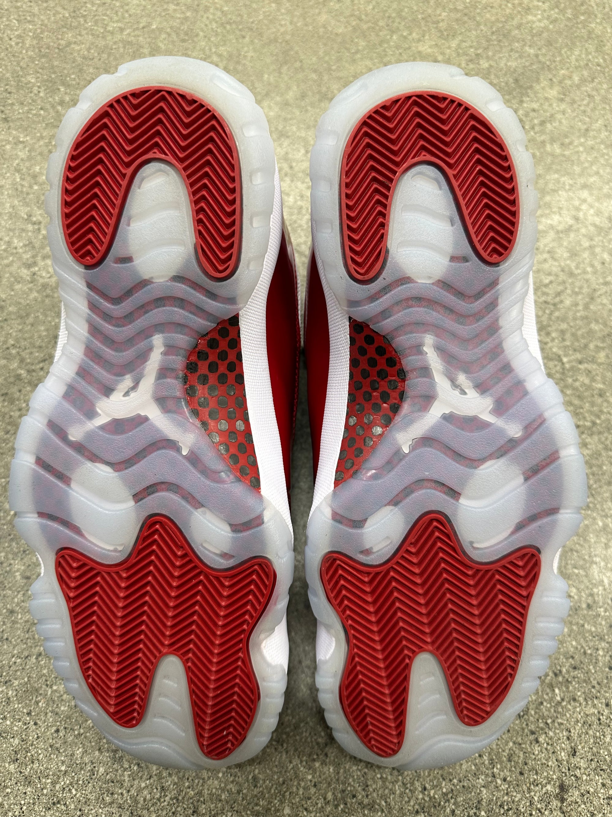 AIR JORDAN 11 CHERRY 2022 - SIZE 10 (WORN)