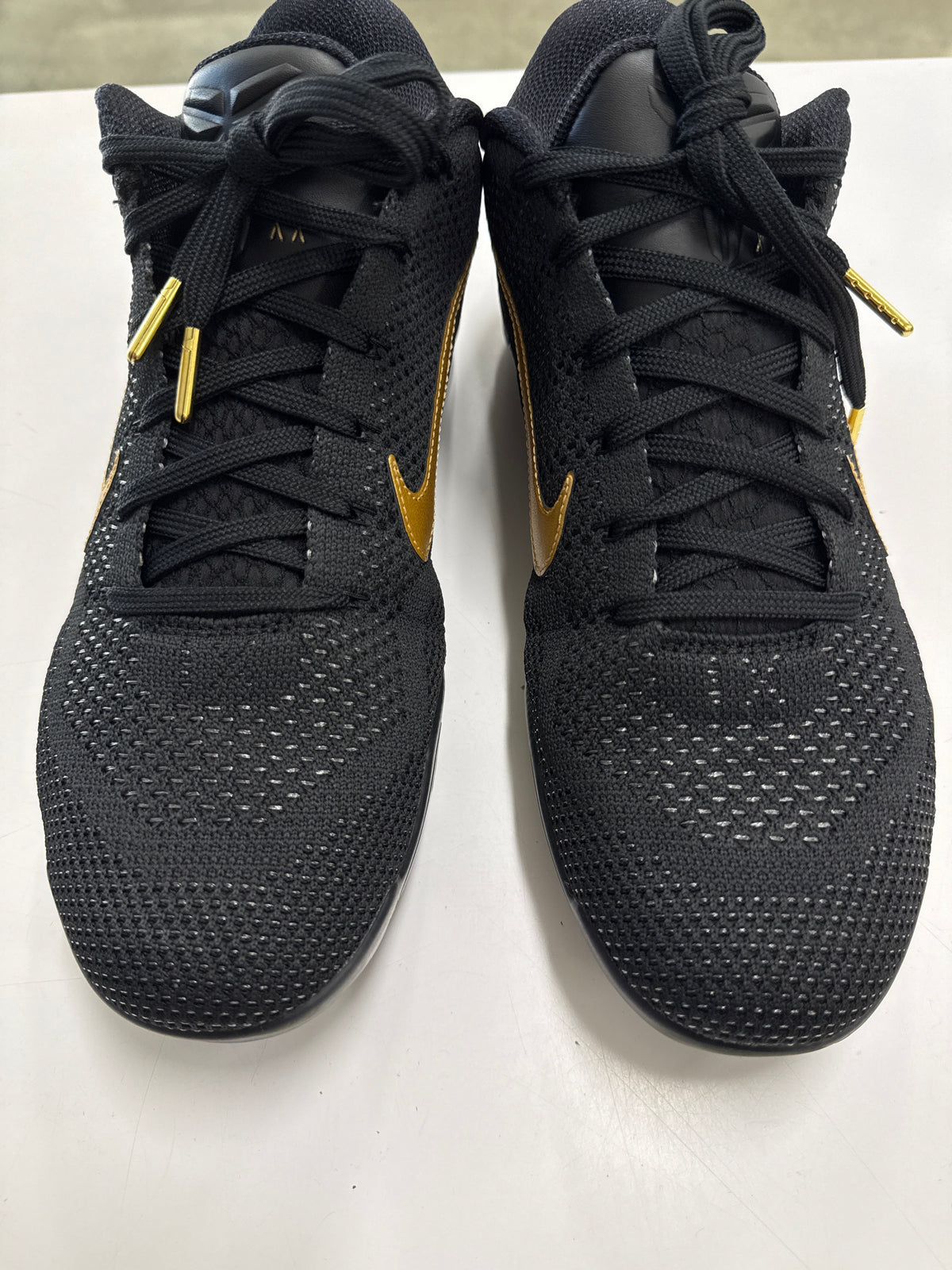 KOBE 11 ELITE PROTRO FADE TO BLACK - SIZE 10 (WORN)