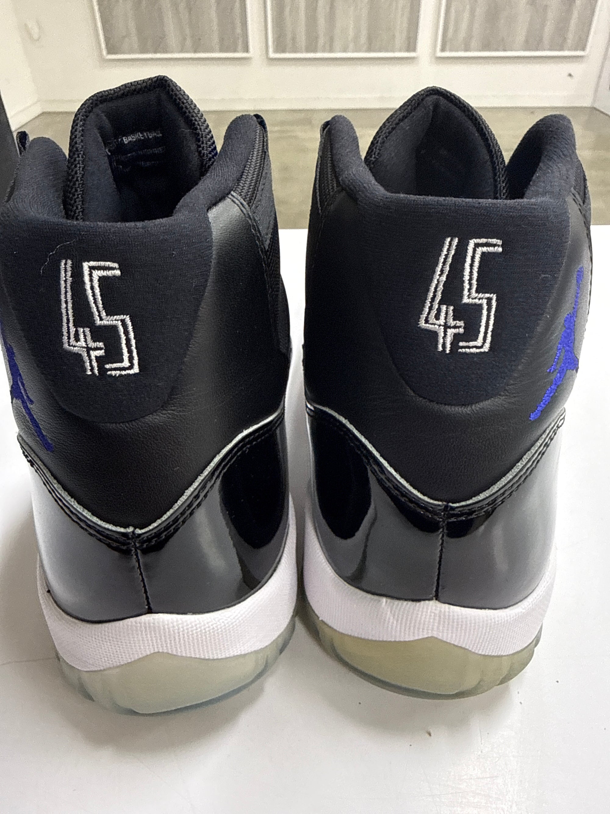 AIR JORDAN 11 SPACE JAM 2016 - SIZE 13 (WORN) - NO OUTER SLEEVE