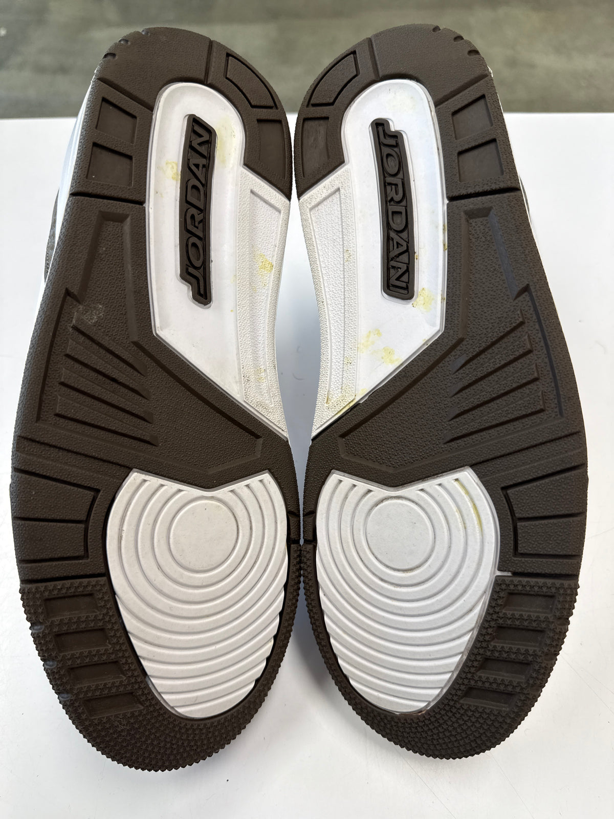 AIR JORDAN 3 MOCHA 2018 - SIZE 10.5 (WORN)