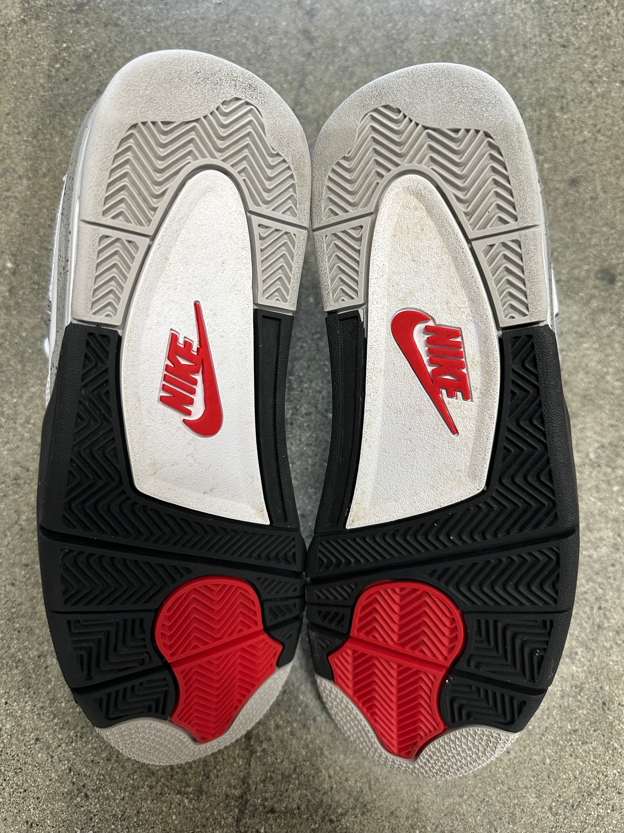 AIR JORDAN 4 WHITE CEMENT 2016 - SIZE 9.5 (WORN)
