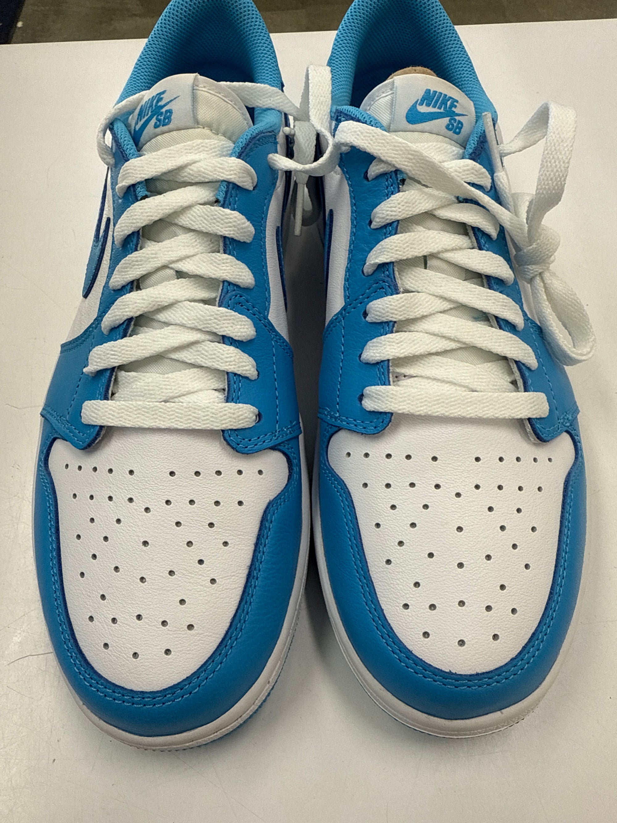 SB AIR JORDAN 1 LOW UNC - SIZE 11 (WORN)