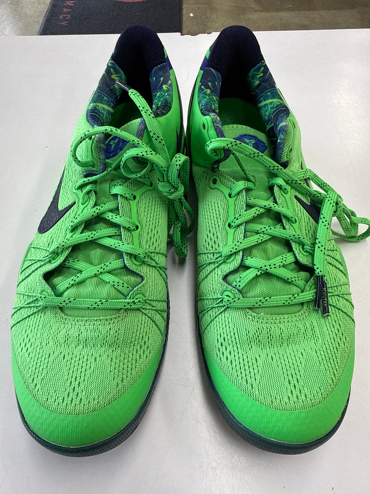 KOBE 8 ELITE SUPERHERO - SIZE 9 (WORN)