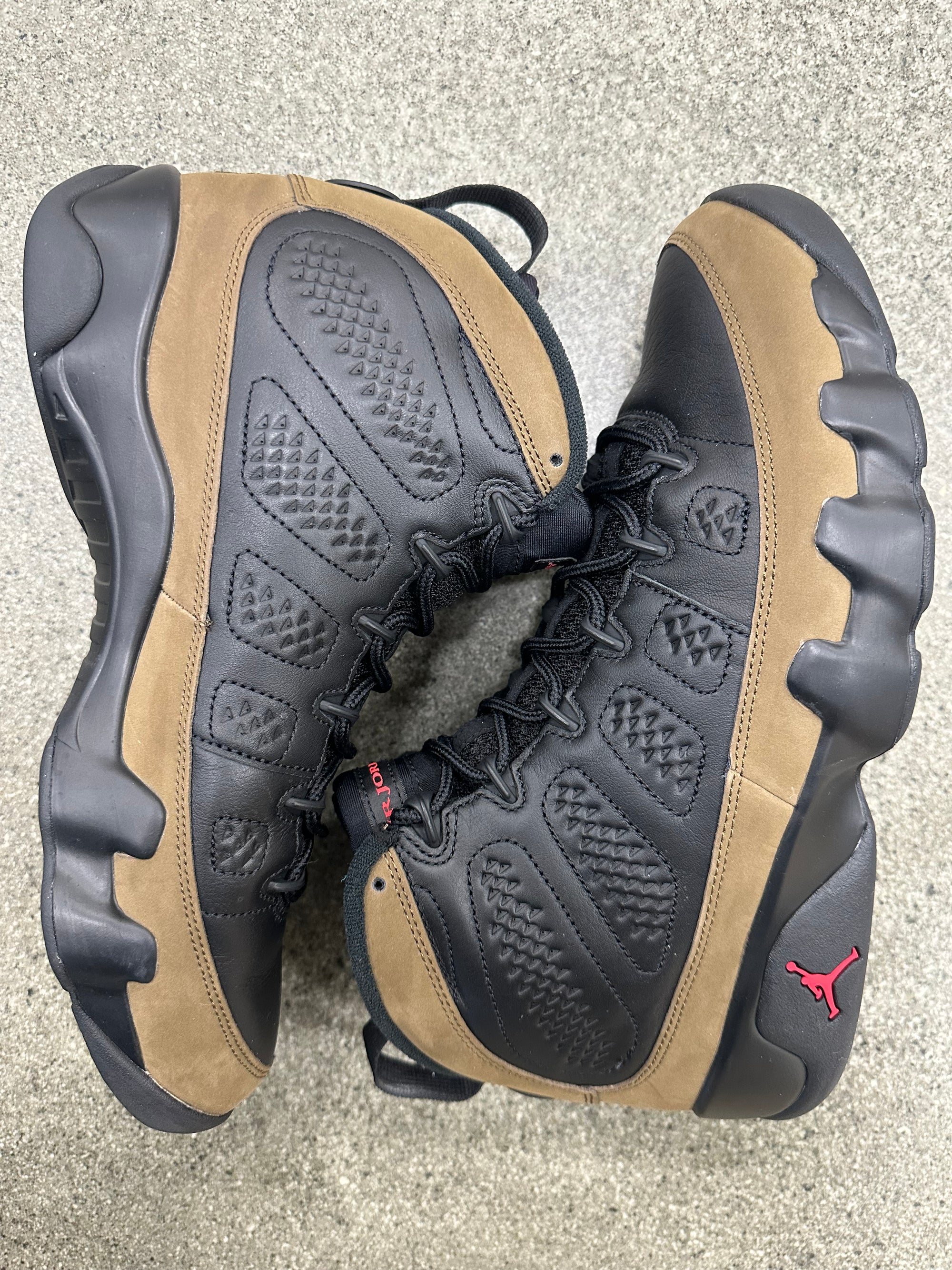 AIR JORDAN 9 OLIVE 2024 - SIZE 10.5 (WORN)