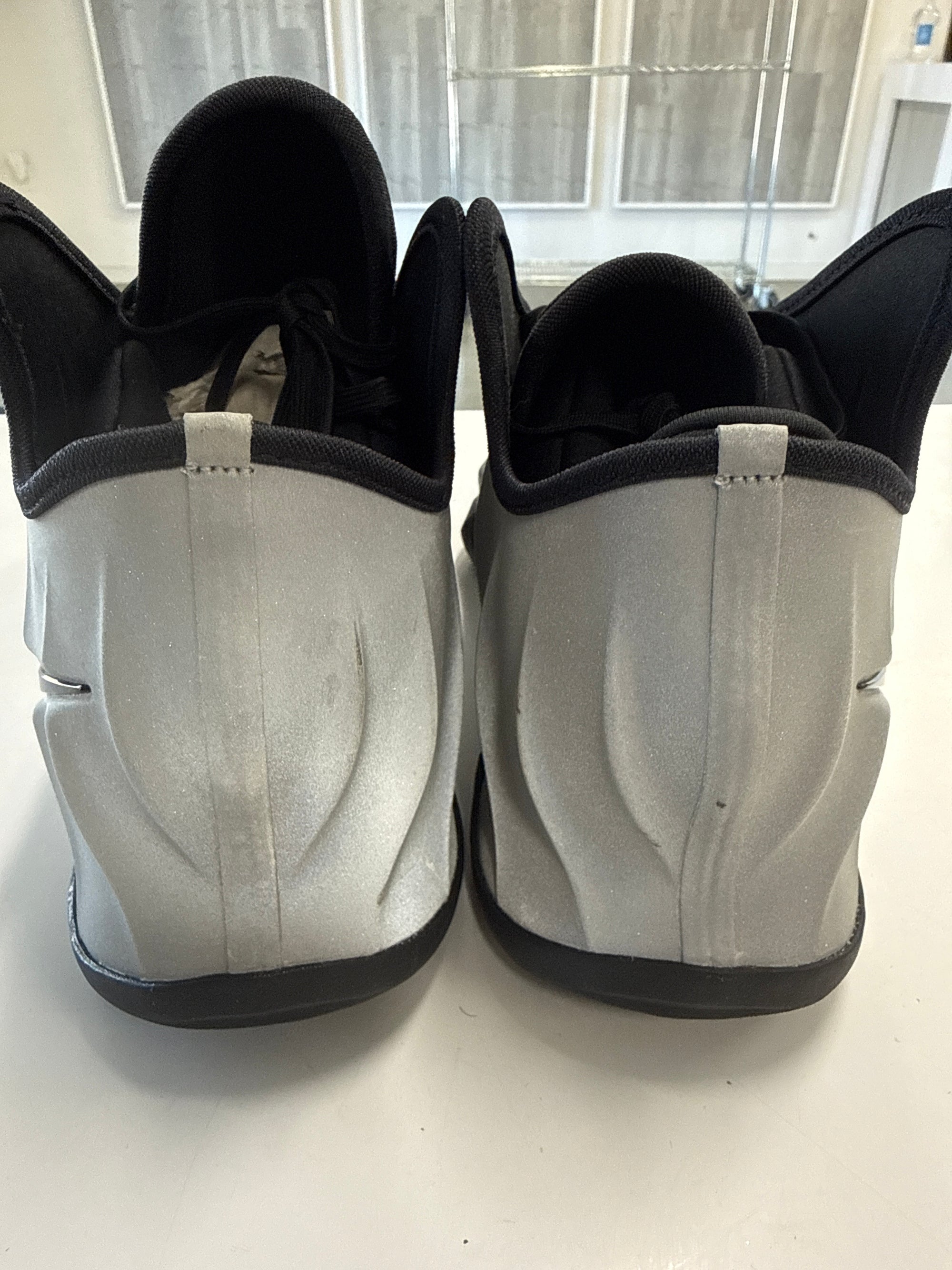 GT FUTURE METALLIC SILVER - SIZE 11.5 (WORN)