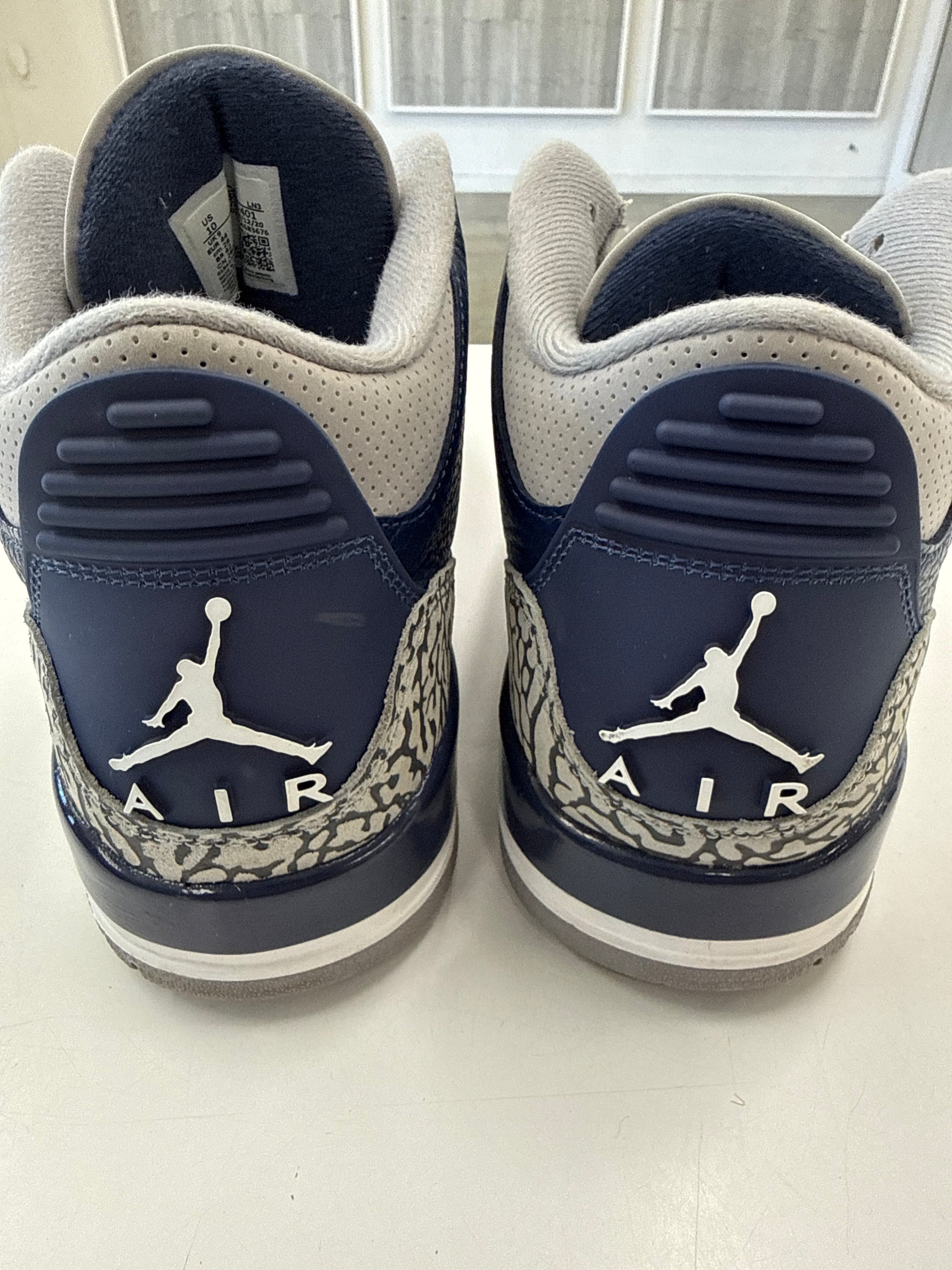 AIR JORDAN 3 GEORGETOWN - SIZE 10 (WORN)