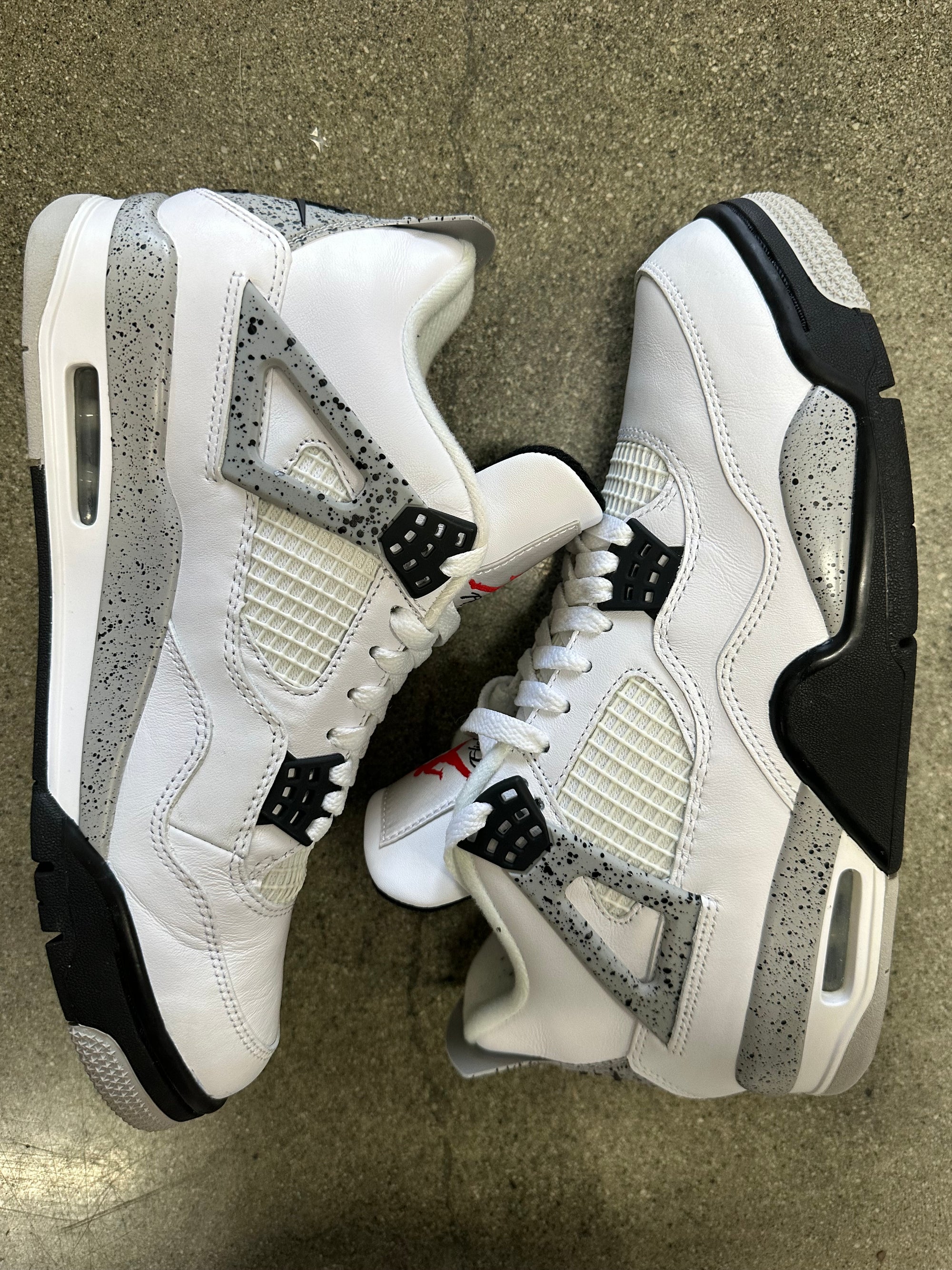 AIR JORDAN 4 WHITE CEMENT 2016 - SIZE 9.5 (WORN)