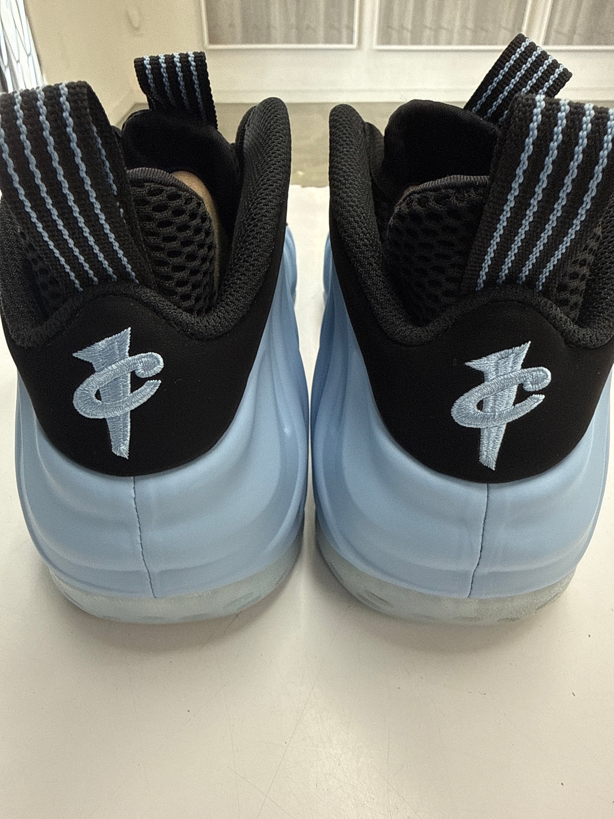 AIR FOAMPOSITE ONE PSYCHIC BLUE - SIZE 9.5 (WORN)