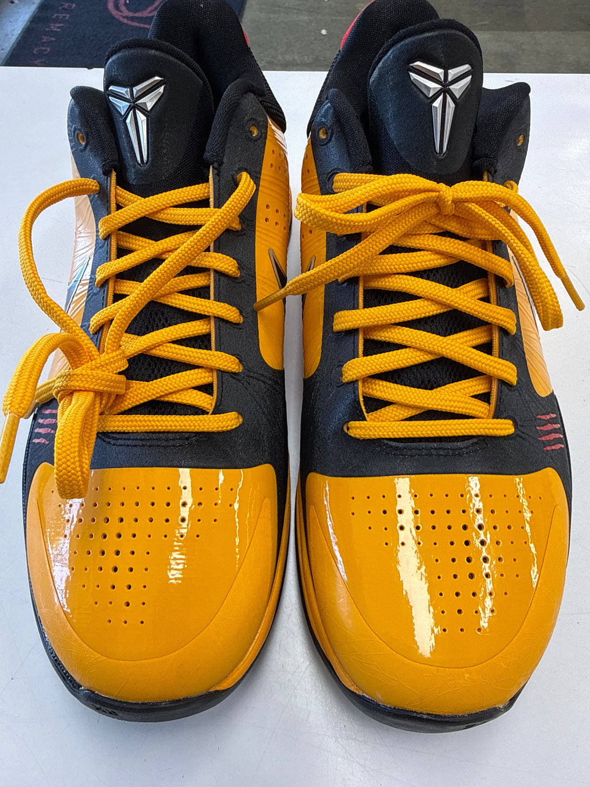 KOBE 5 PROTRO BRUCE LEE - SIZE 10.5 (WORN) - NO BOX - SUPER CLEAN