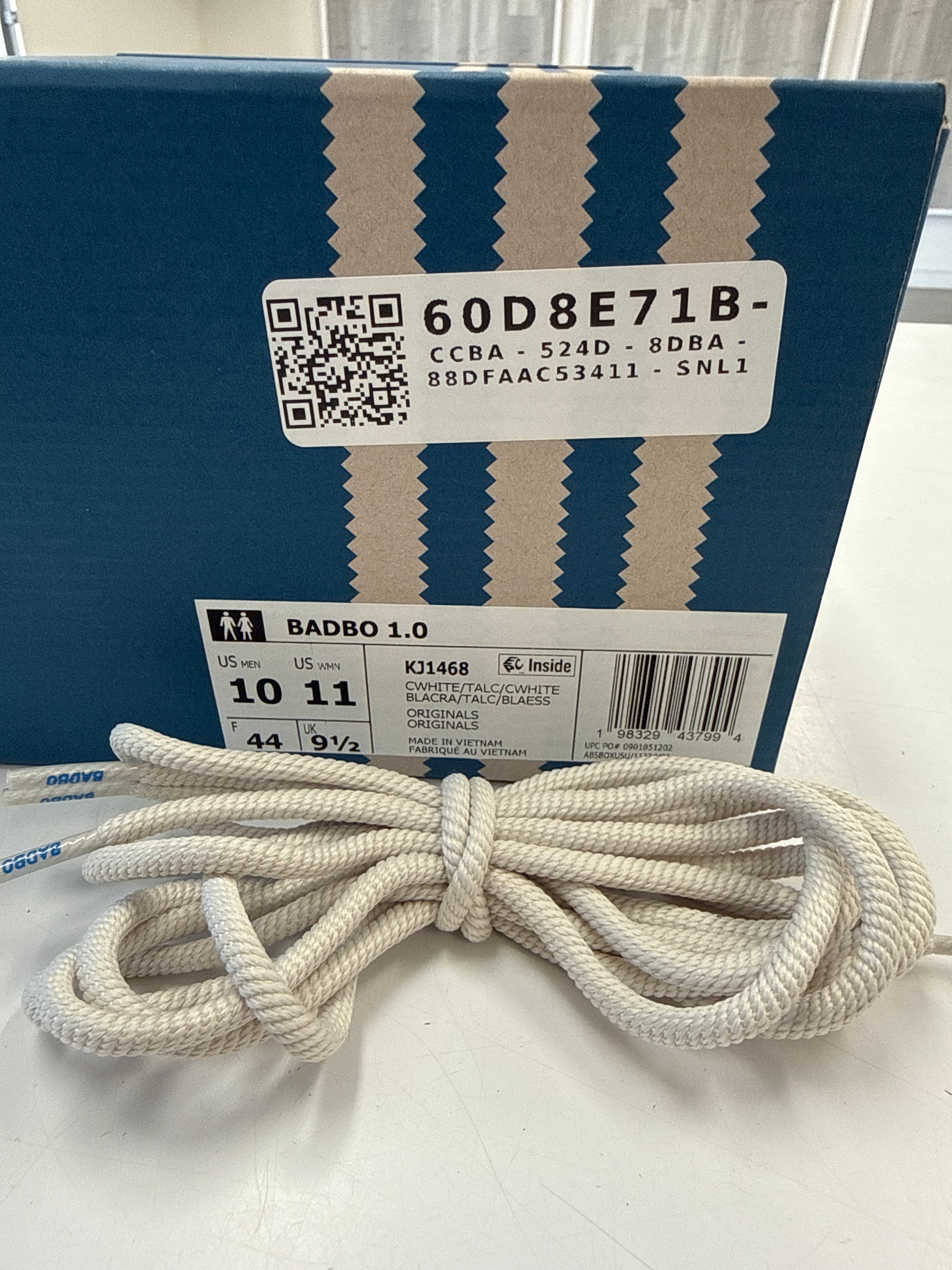 ADIDAS BADBO 1.0 RESILENCE - SIZE 10 (WORN) - SUPER CLEAN