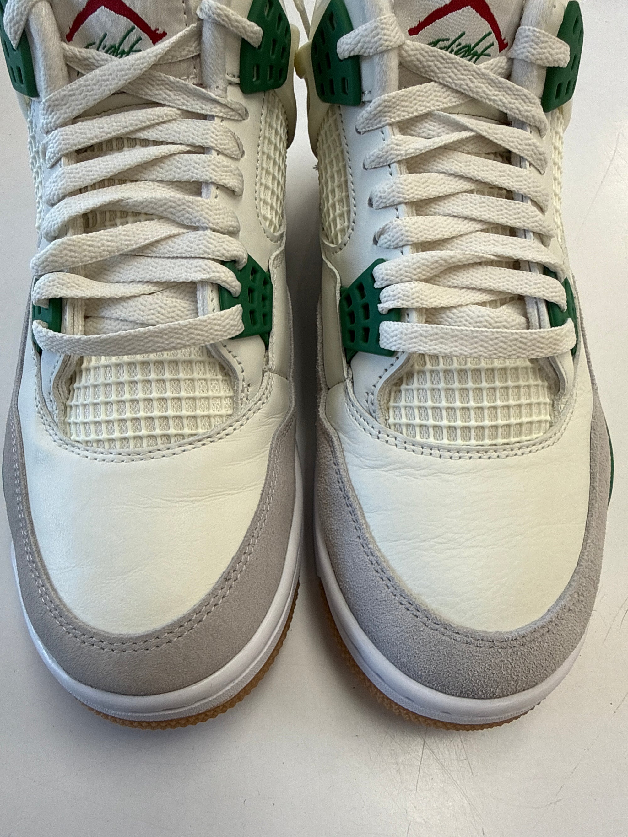 AIR JORDAN 4 SB PINE GREEN - SIZE 9.5 (WORN) - SUPER CLEAN