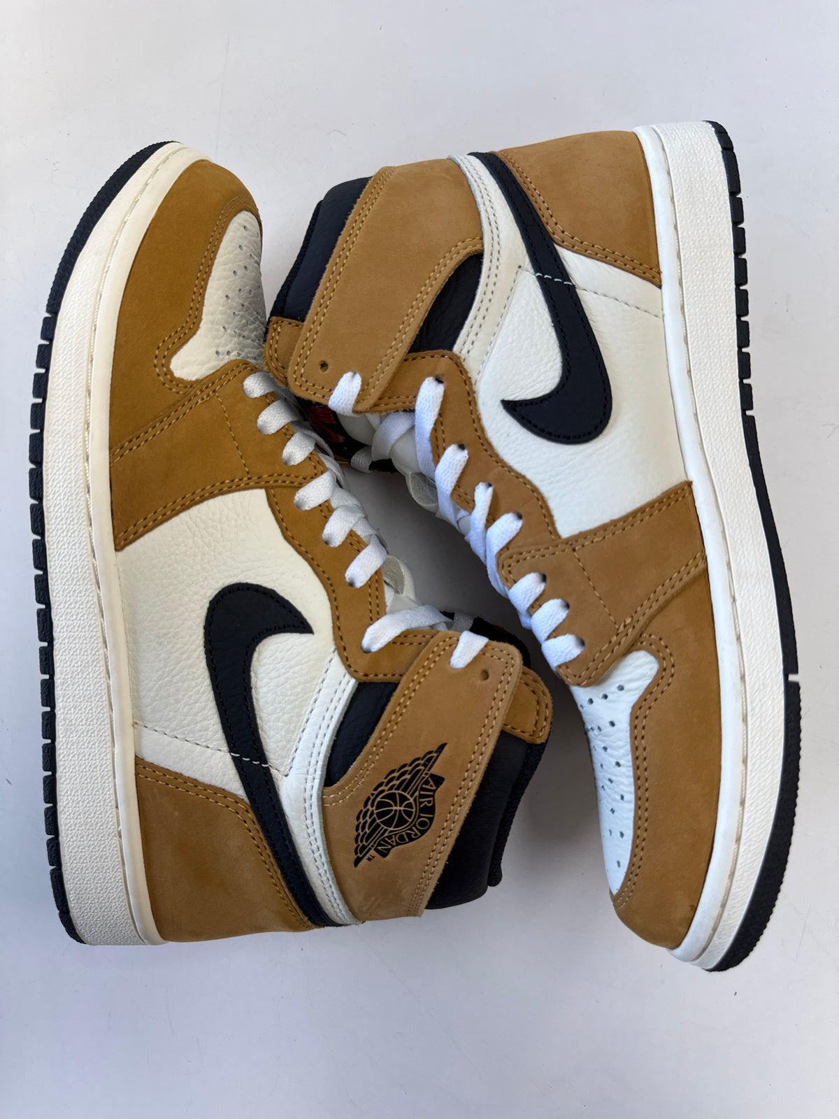 AIR JORDAN 1 HIGH ROOKIE OF THE YEAR - SIZE 8.5 (WORN)