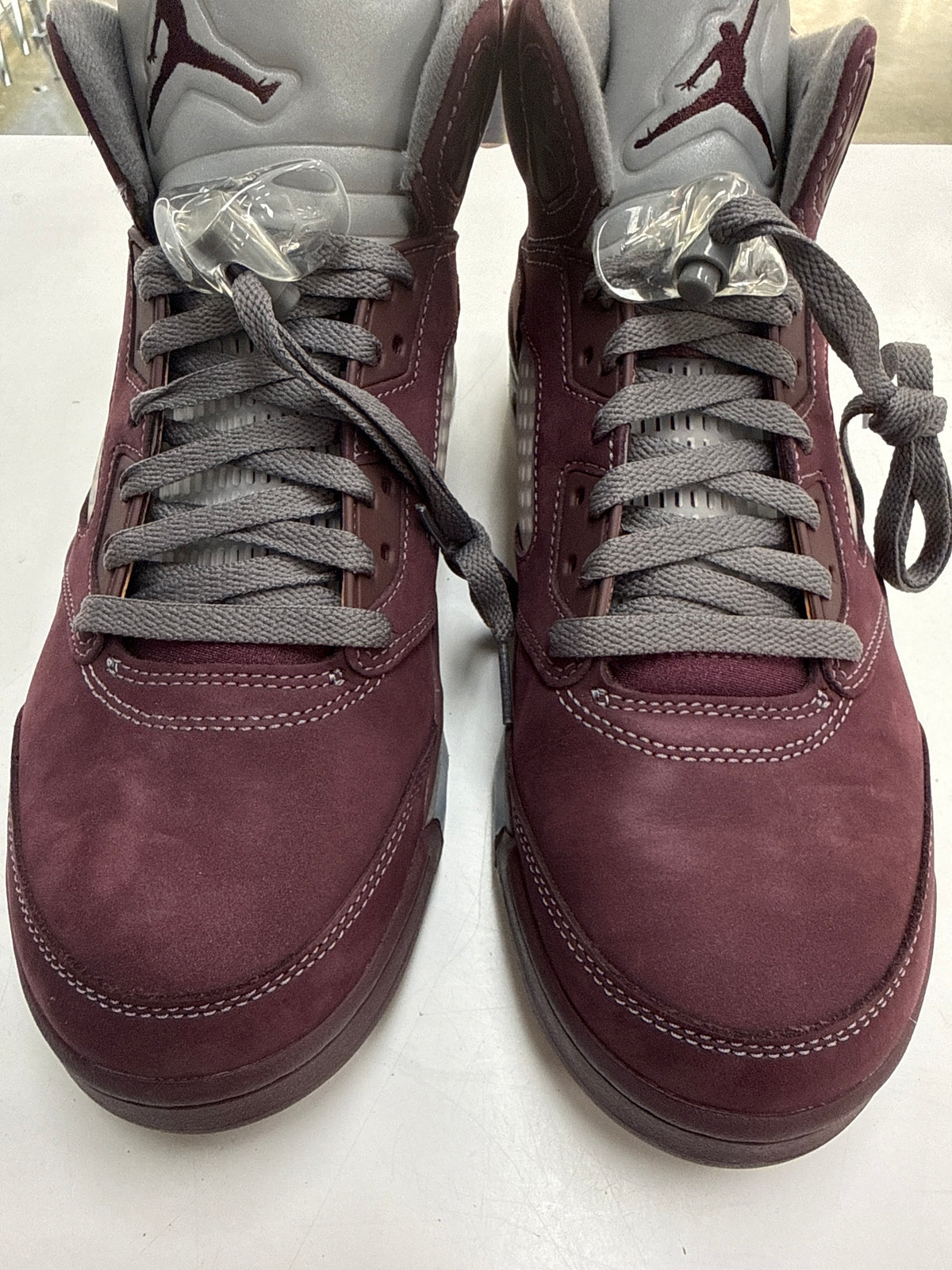 AIR JORDAN 5 BURGUNDY 2023 - SIZE 9.5 (WORN)