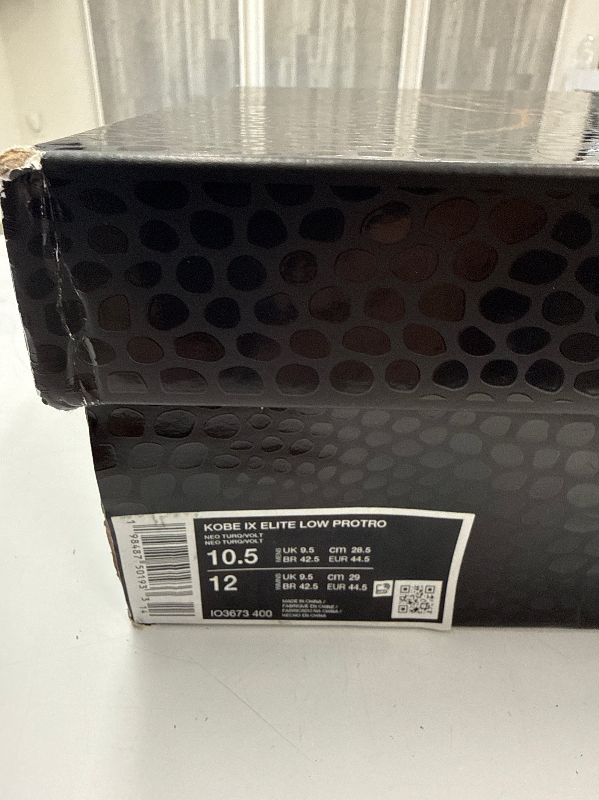 KOBE 9 ELITE LOW PROTRO PERSPECTIVE - SIZE 10.5 (WORN)