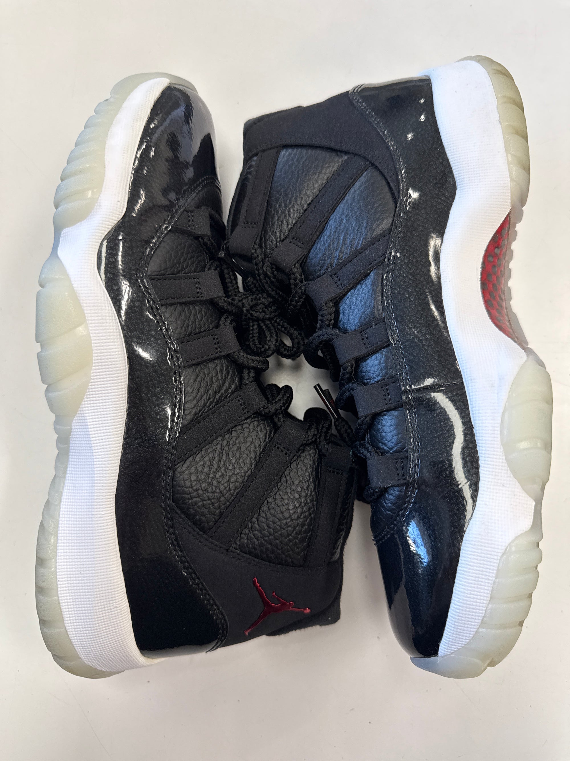 AIR JORDAN 11 LOW 72-10 - SIZE 8.5 (WORN)