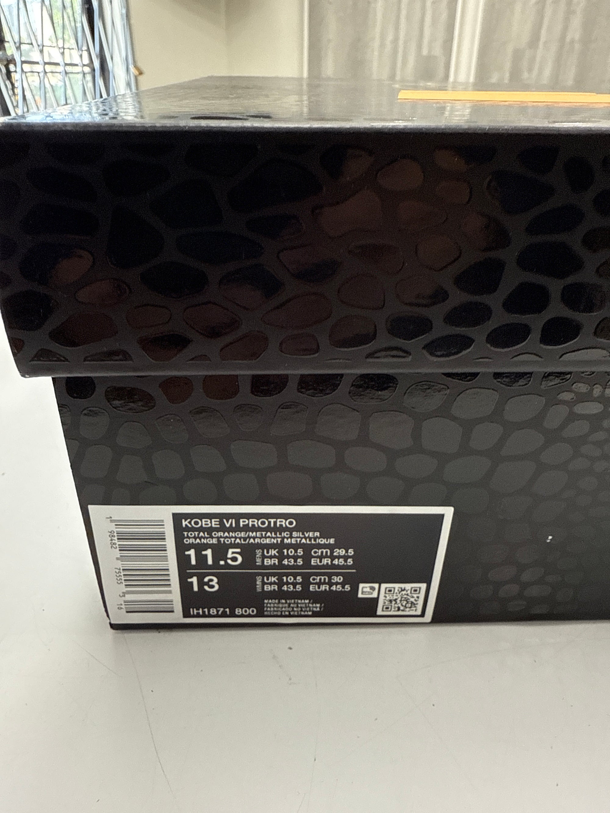 KOBE 6 PROTRO TOTAL ORANGE - SIZE 11.5 (WORN)