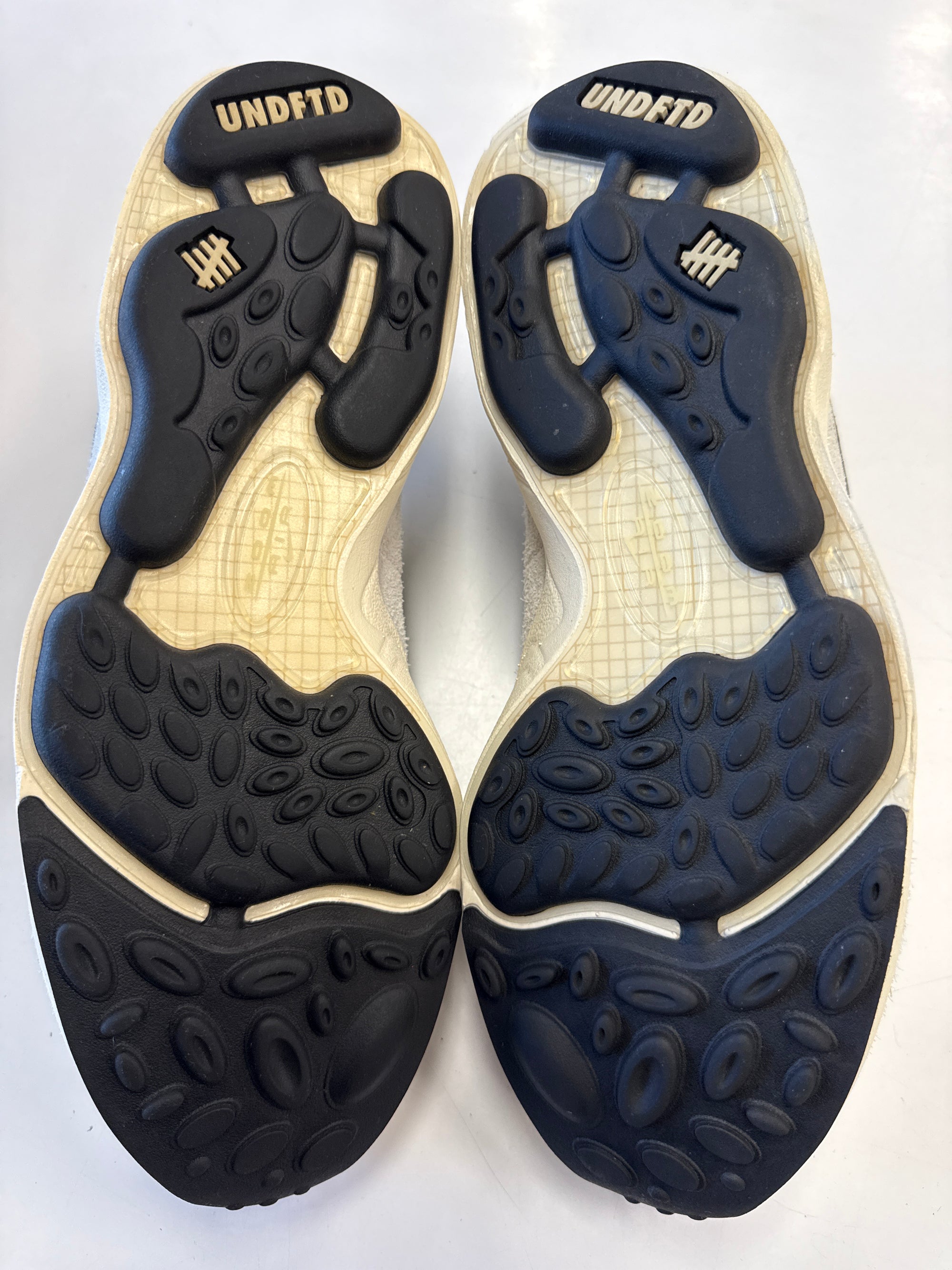 AIR ZOOM SPIRIDON UNDEFEATED PHANTOM - SIZE 8.5 (WORN)