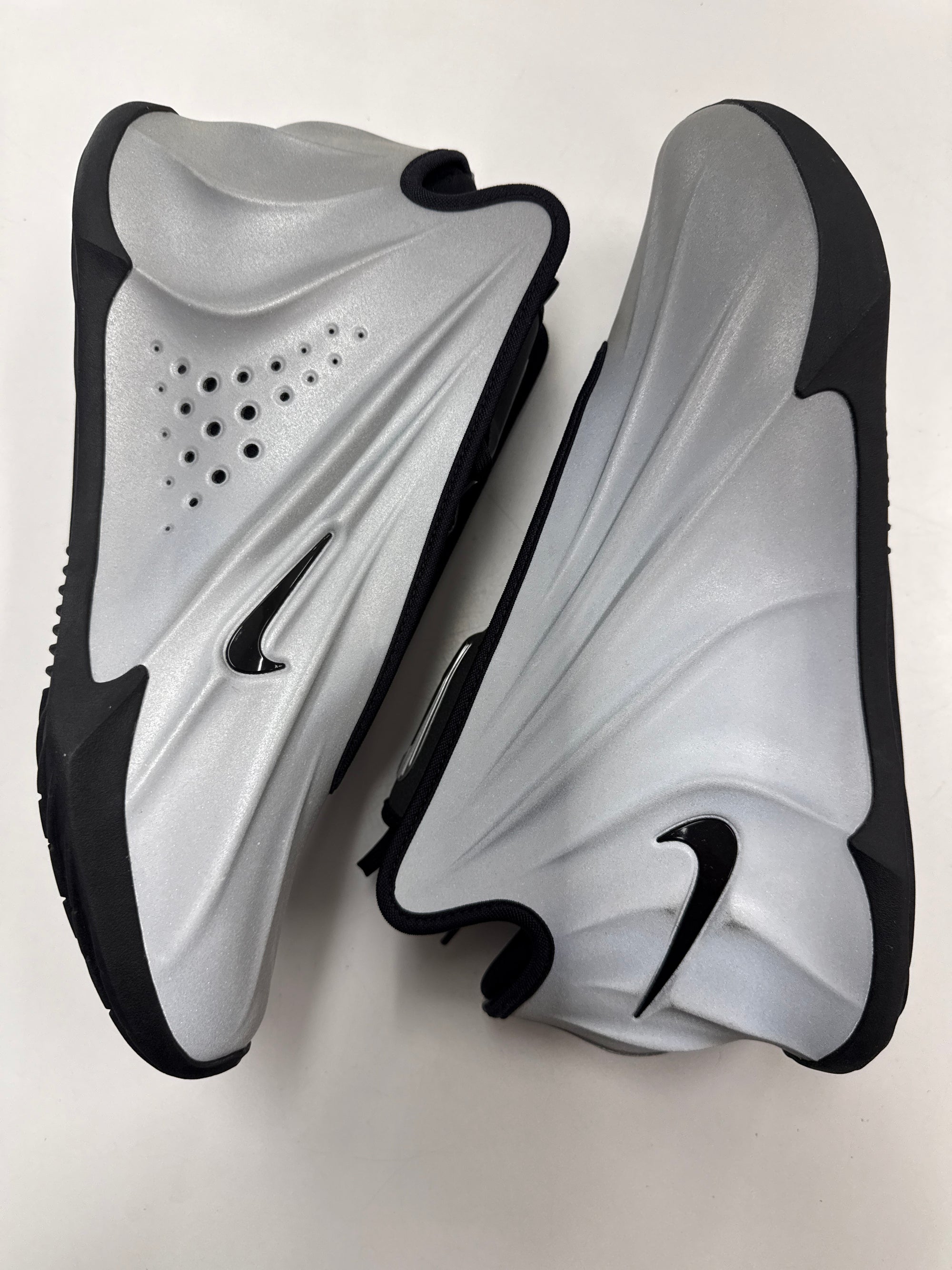 GT FUTURE METALLIC SILVER - SIZE 11.5 (WORN)