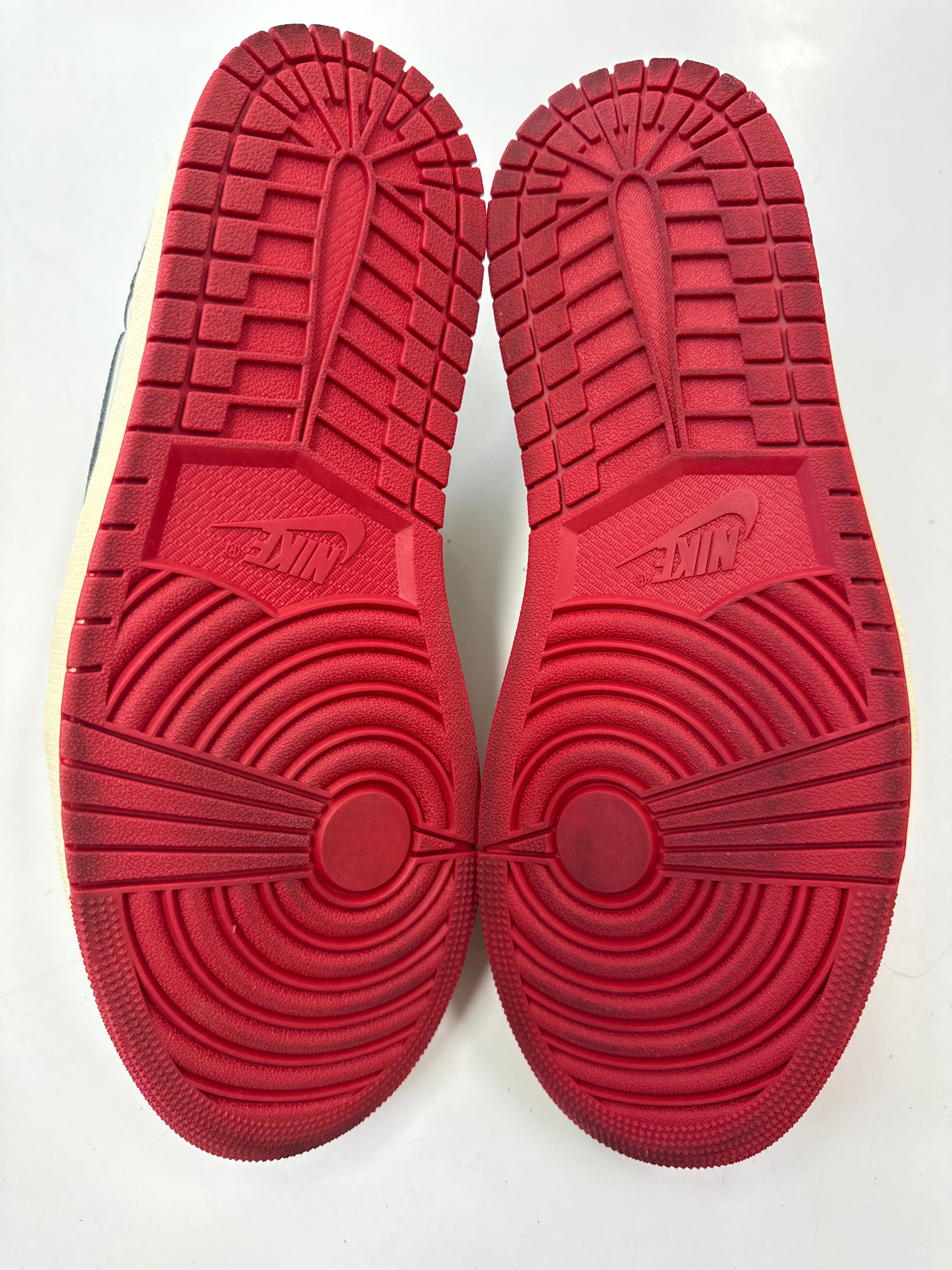 AIR JORDAN 1 LOW TROPHY ROOM - SIZE 10 (WORN)