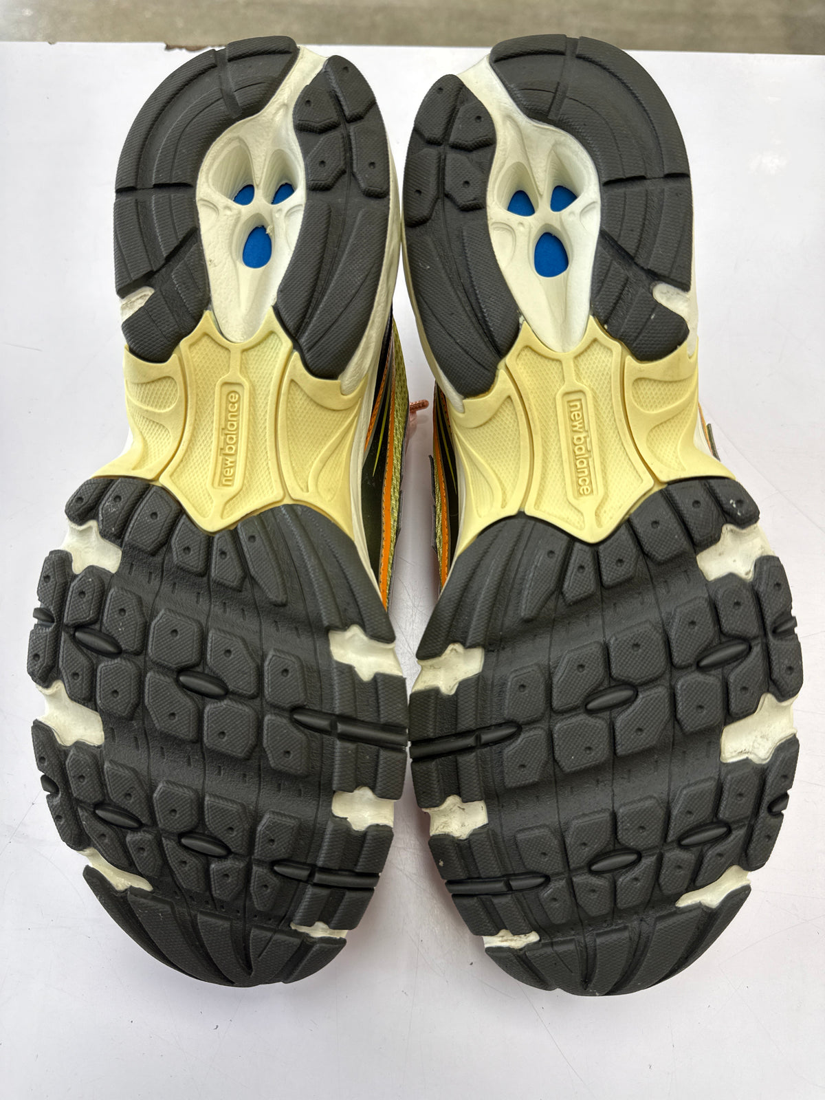 NEW BALANCE 740 CONCEPTS SAQINEE - SIZE 8.5 (WORN)