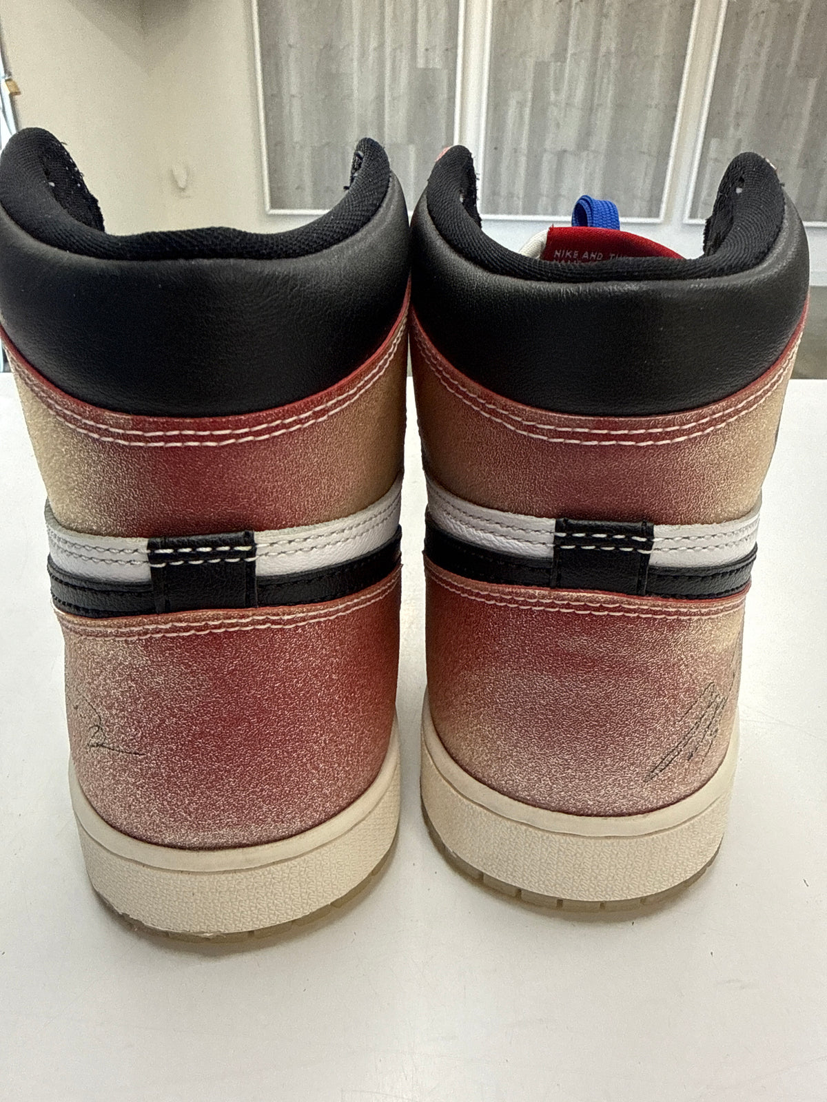 AIR JORDAN 1 HIGH TROPHY ROOM FRIENDS &amp; FAMILY - SIZE 10.5 (WORN)