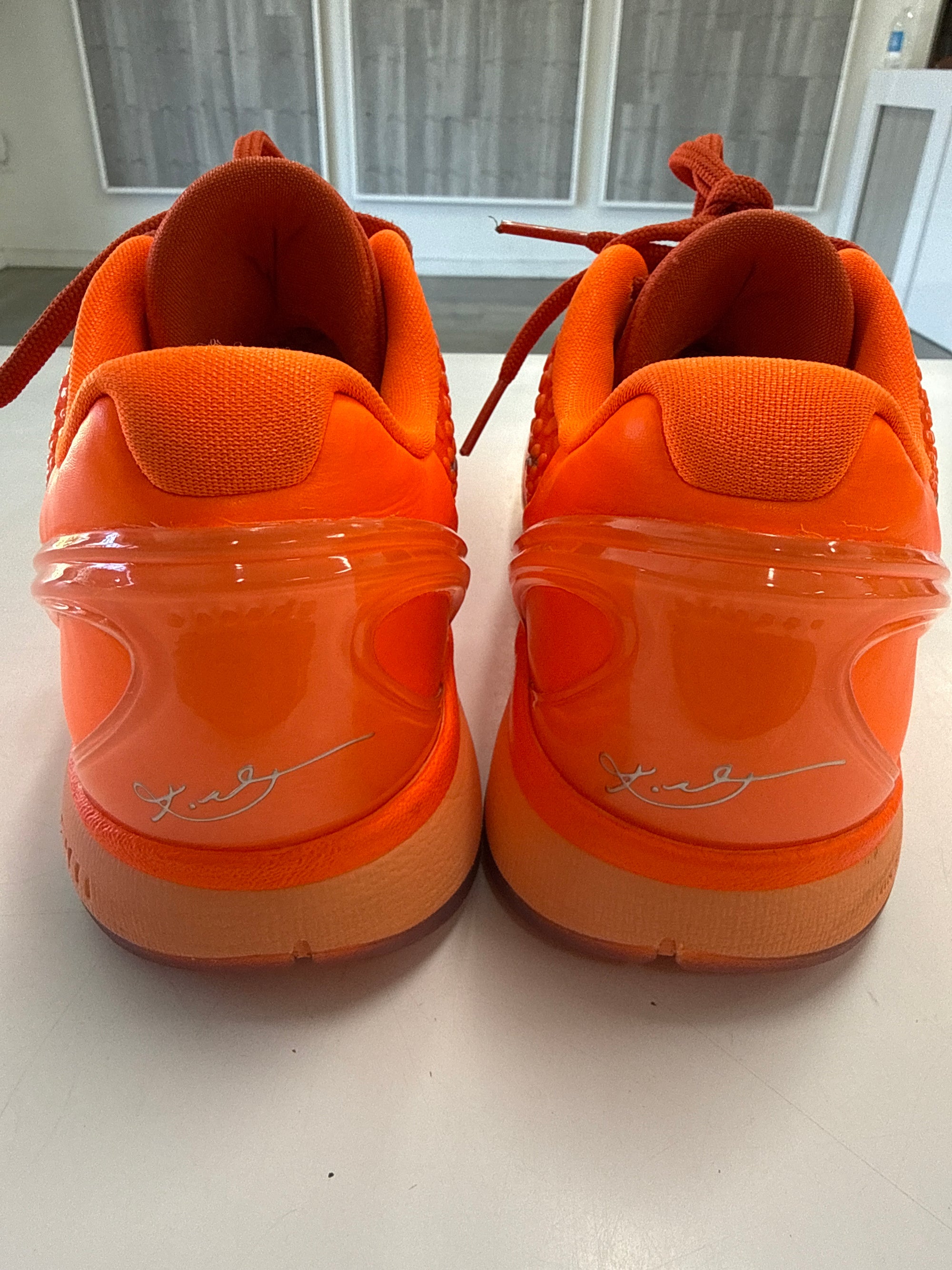 KOBE 6 PROTRO TOTAL ORANGE - SIZE 9.5 (WORN)