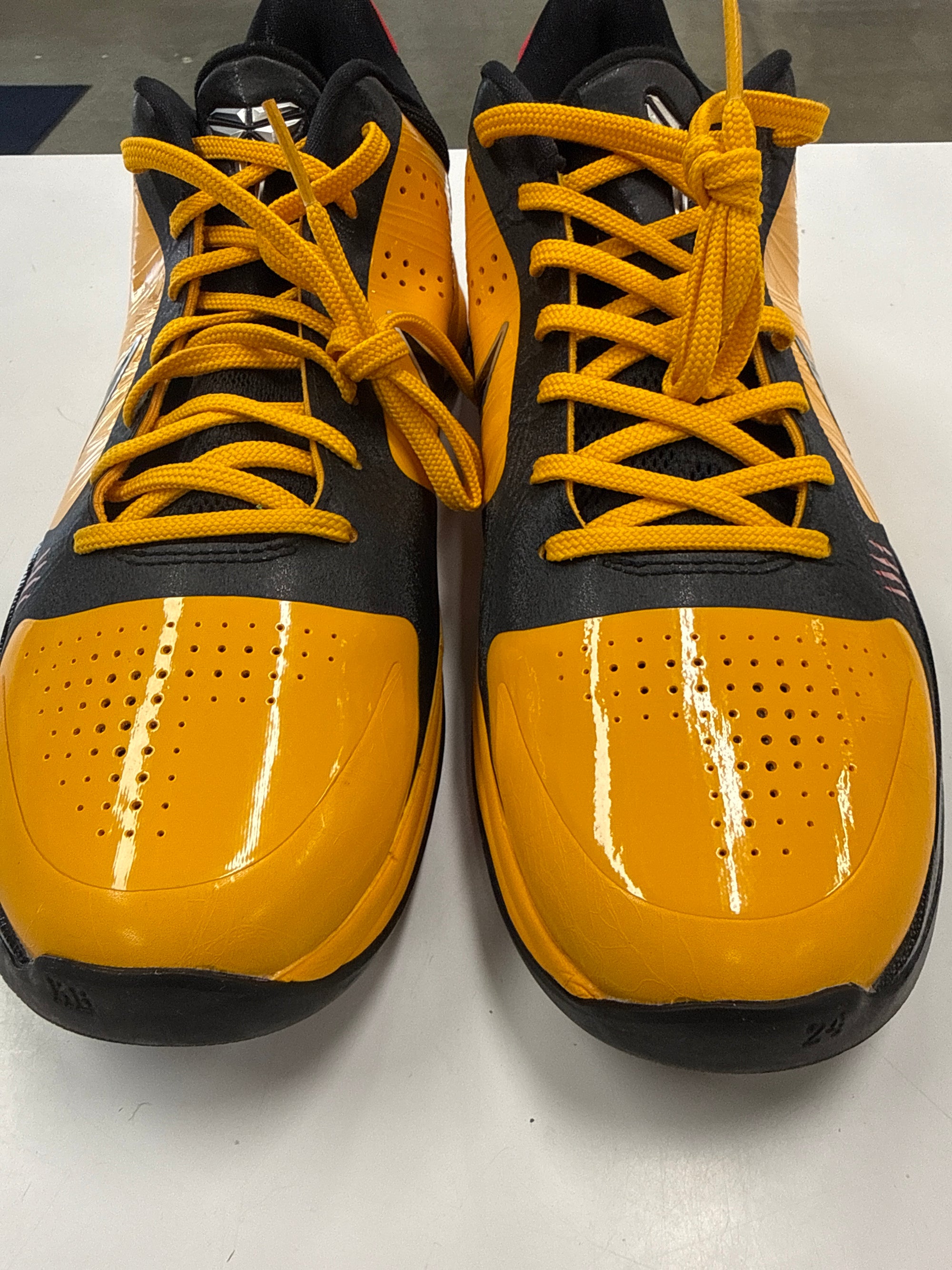 KOBE 5 BRUCE LEE - SIZE 11.5 (WORN)