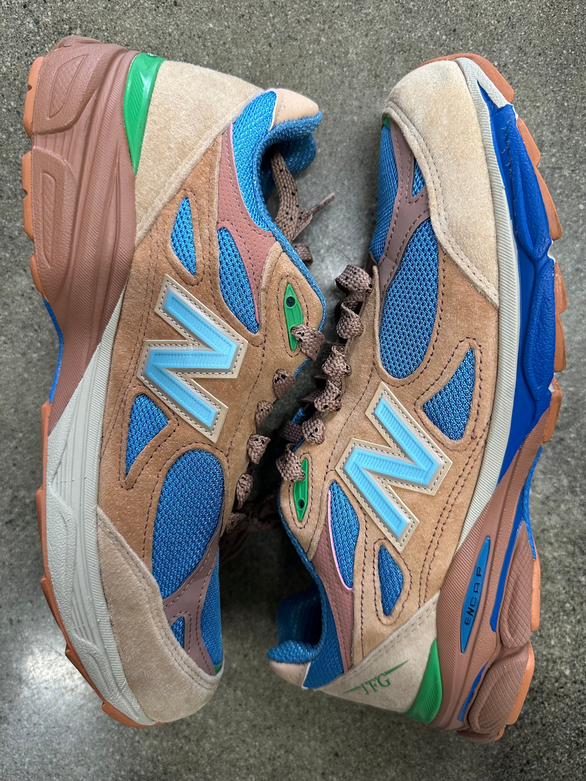 NEW BALANCE 990 JOE FRESHGOODS OUTISIDE CLOTHES - SIZE 10.5 (WORN)