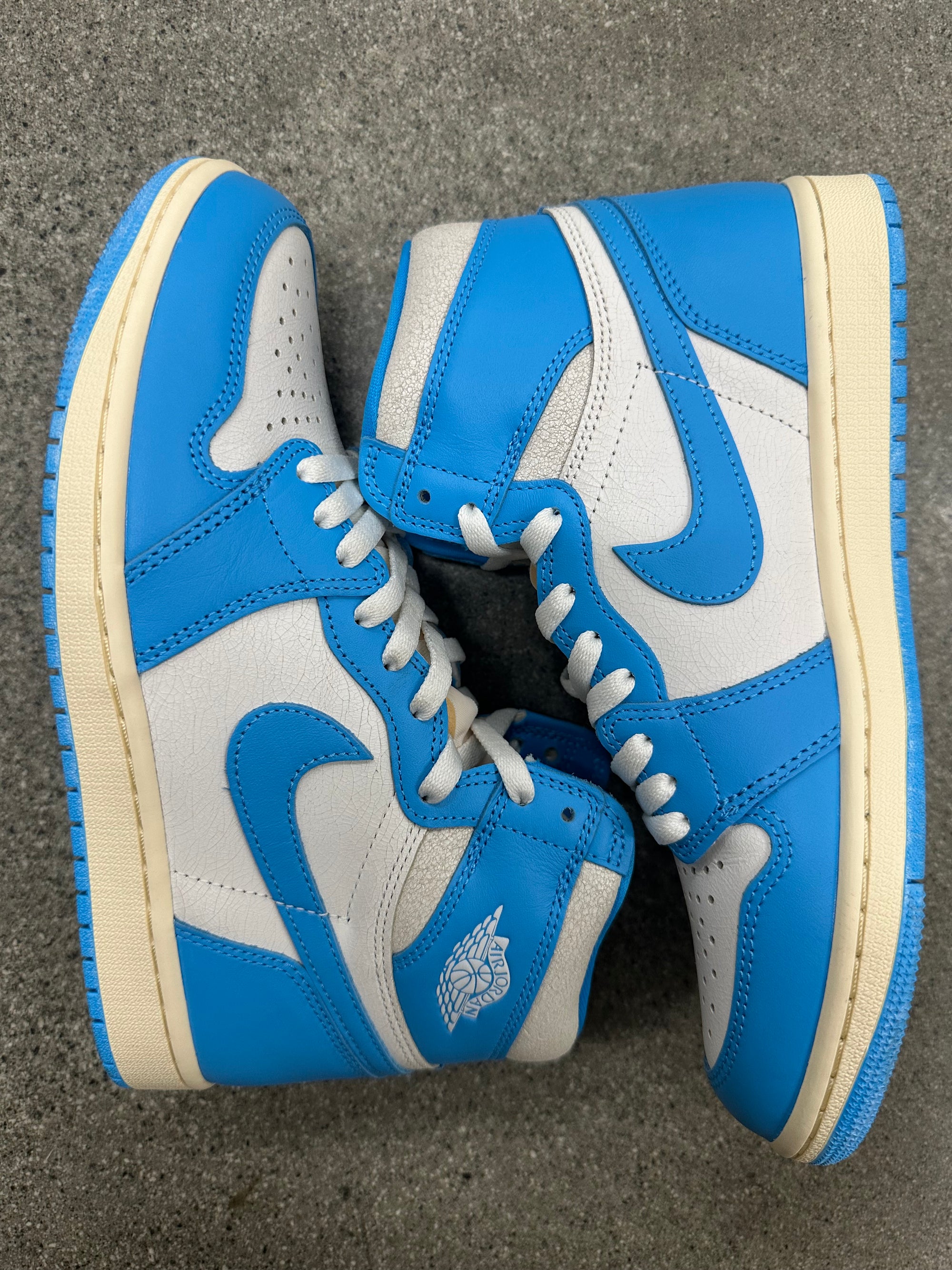 AIR JORDAN 1 UNC REIMAGINED - SIZE 8.5 (WORN)