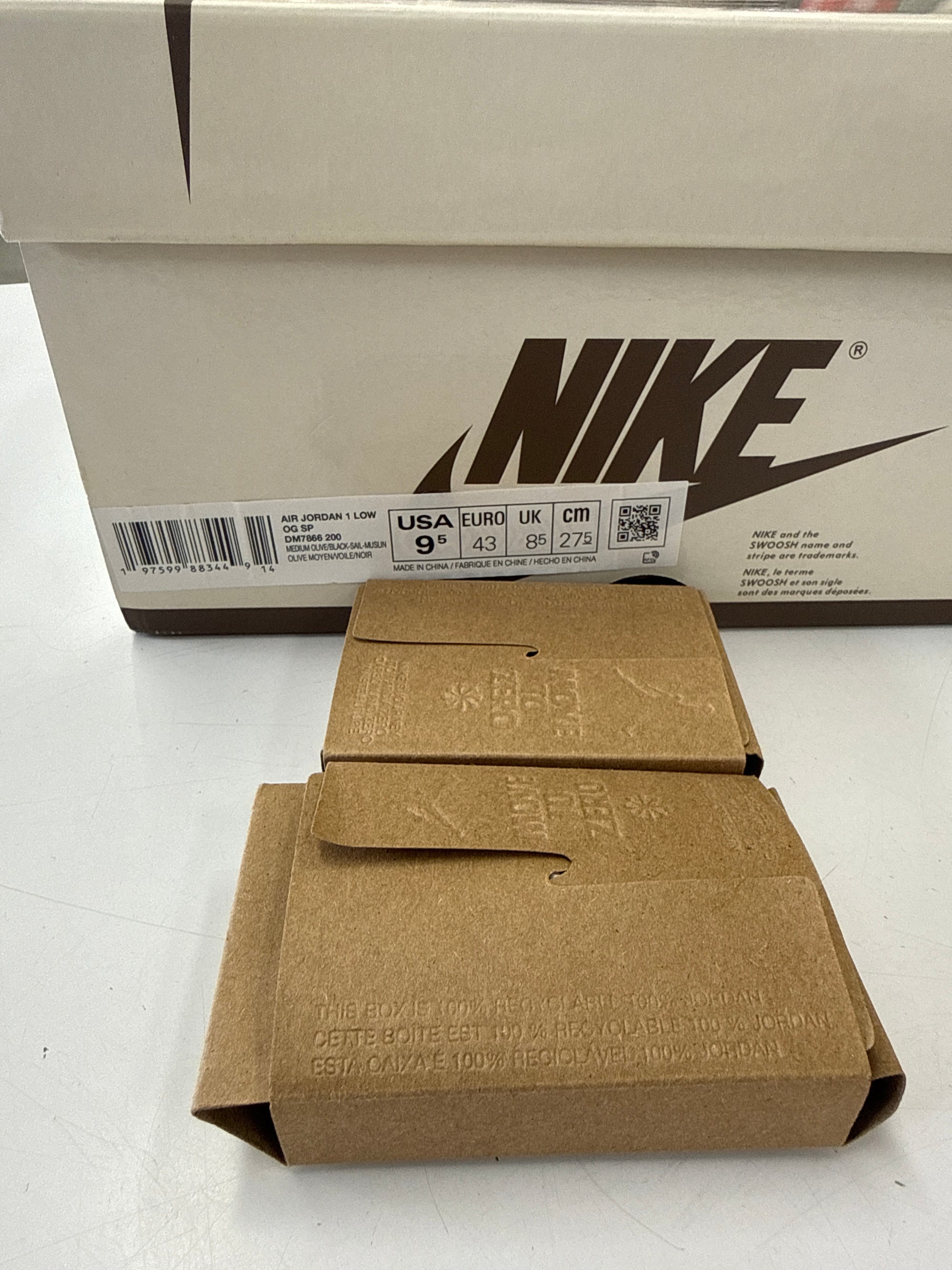 AIR JORDAN 1 LOW TRAVIS SCOTT MEDIUM OLIVE - SIZE 9.5 (WORN)