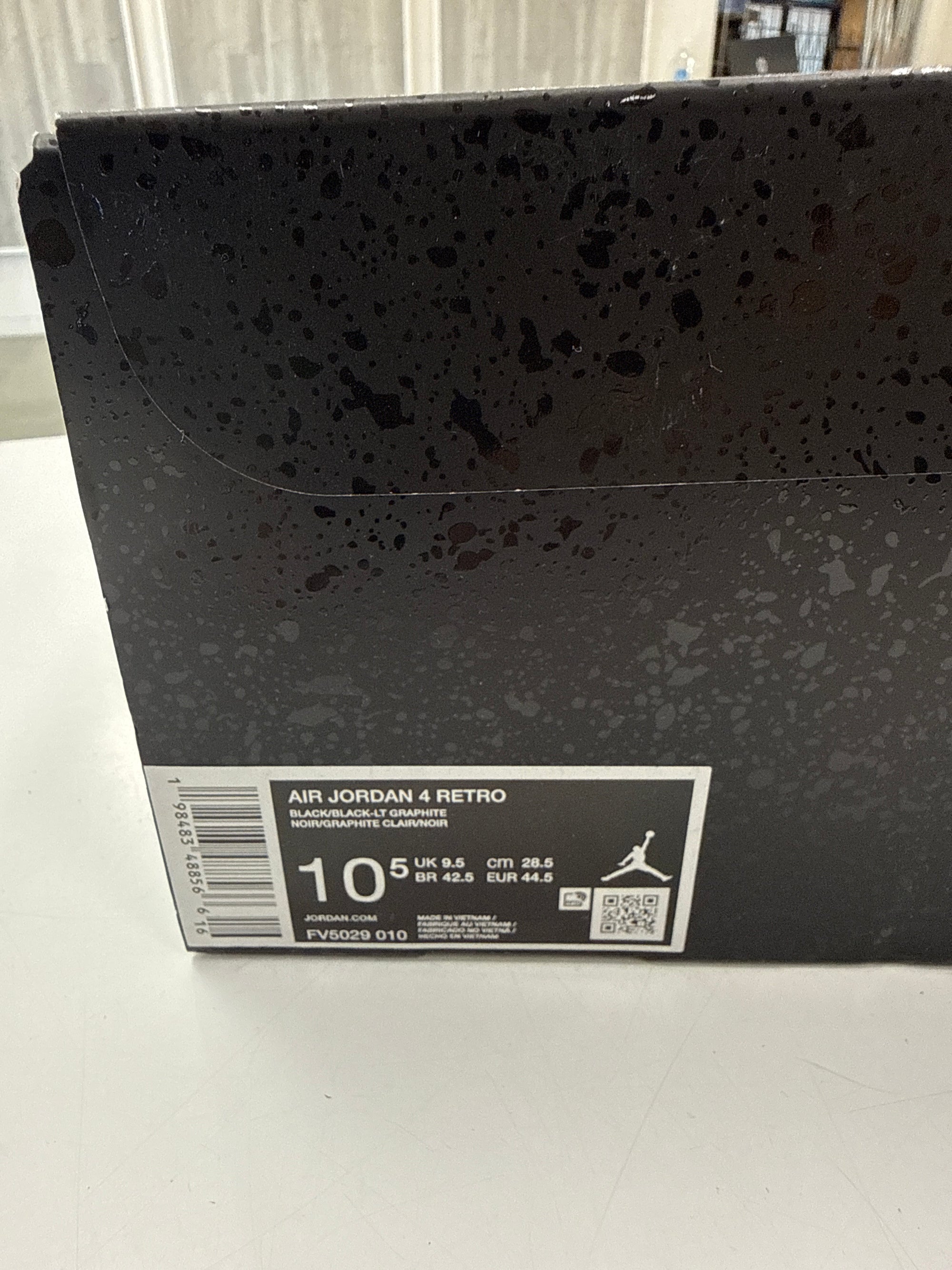 AIR JORDAN 4 BLACK CAT 2025 - SIZE 10.5 (WORN ONCE)