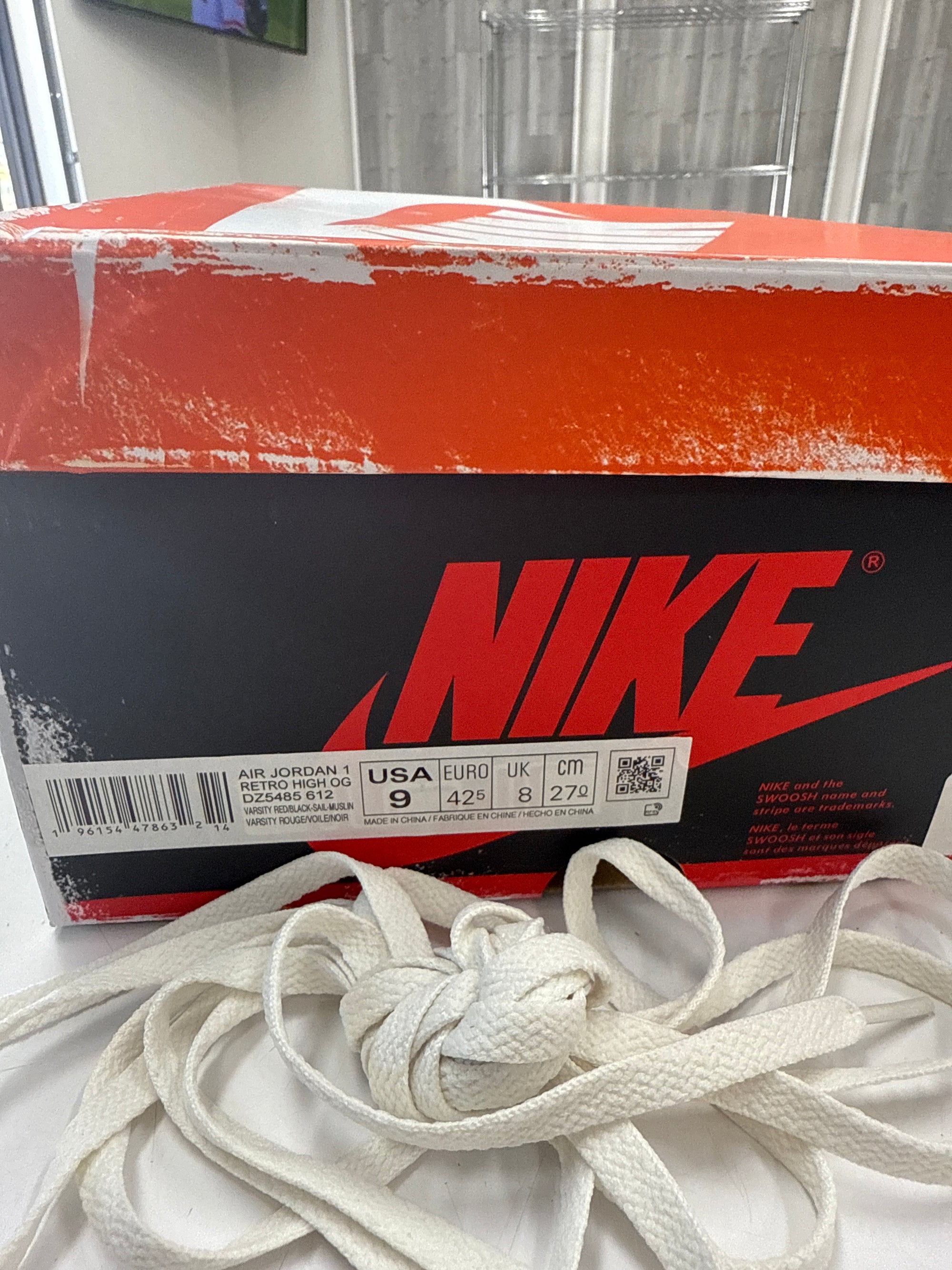 AIR JORDAN 1 HIGH LOST AND FOUND - SIZE 9 (WORN) - SUPER CLEAN