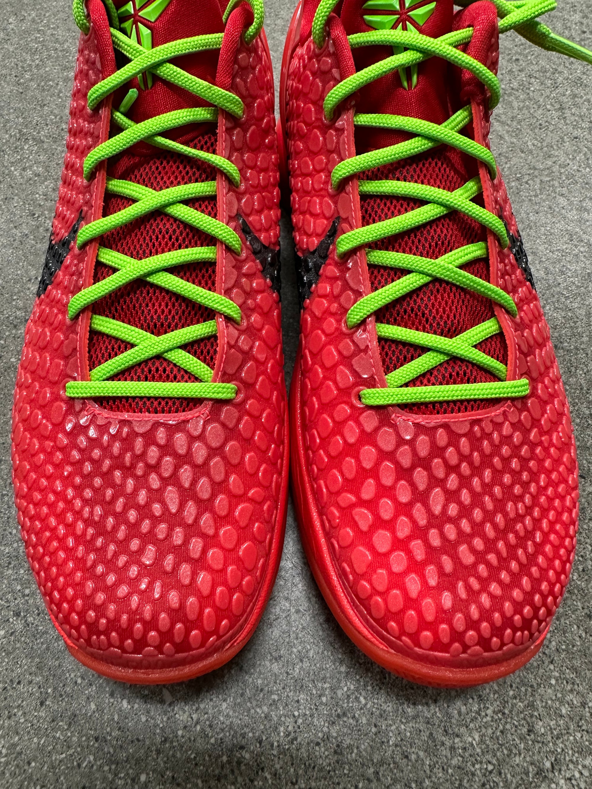 KOBE 6 PROTRO REVERSE GRINCH - SIZE 10 (WORN)
